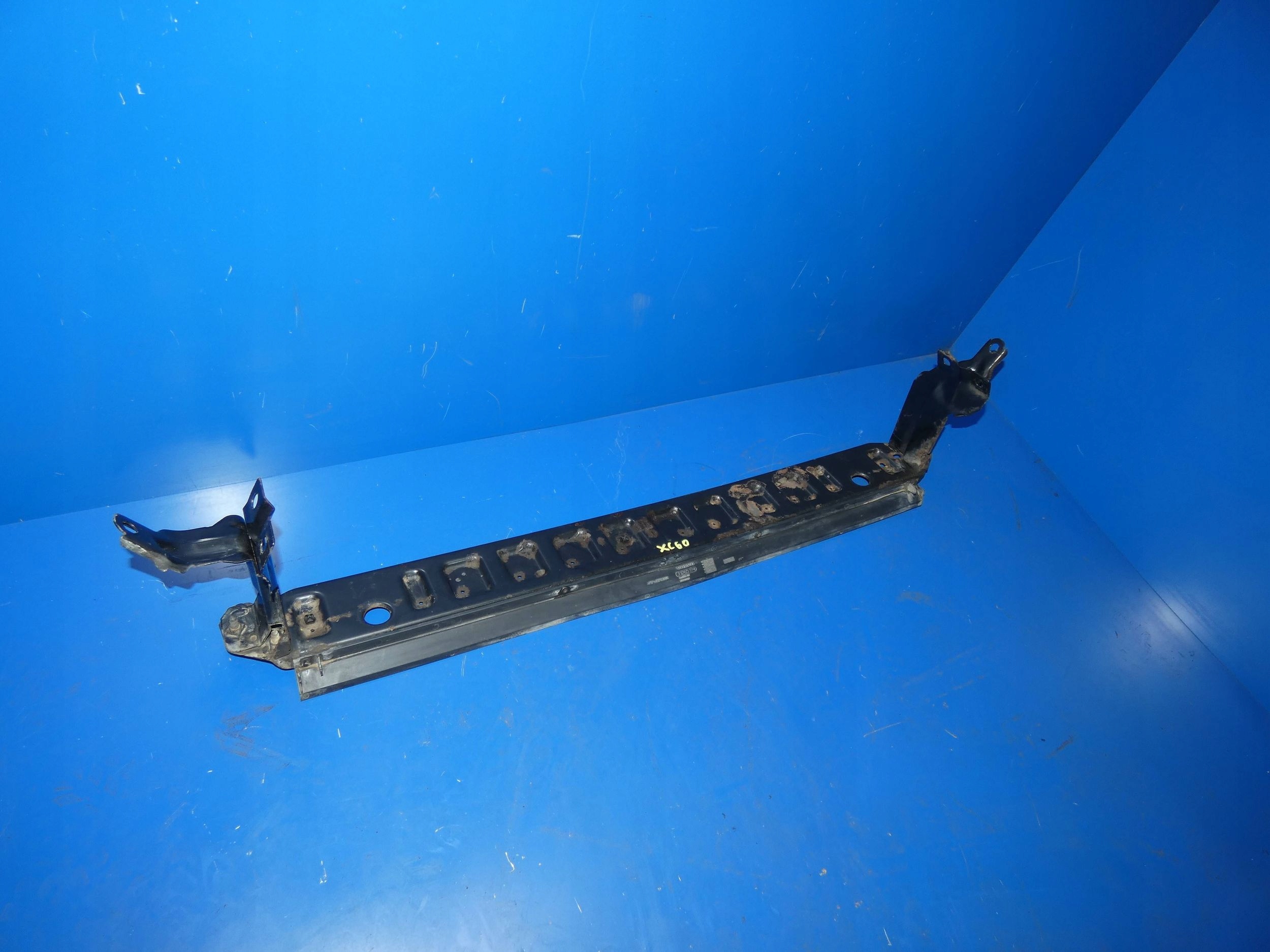 VOLVO XC60 et Traverse inférieure support radiateur Support plaque Radiateur Avant