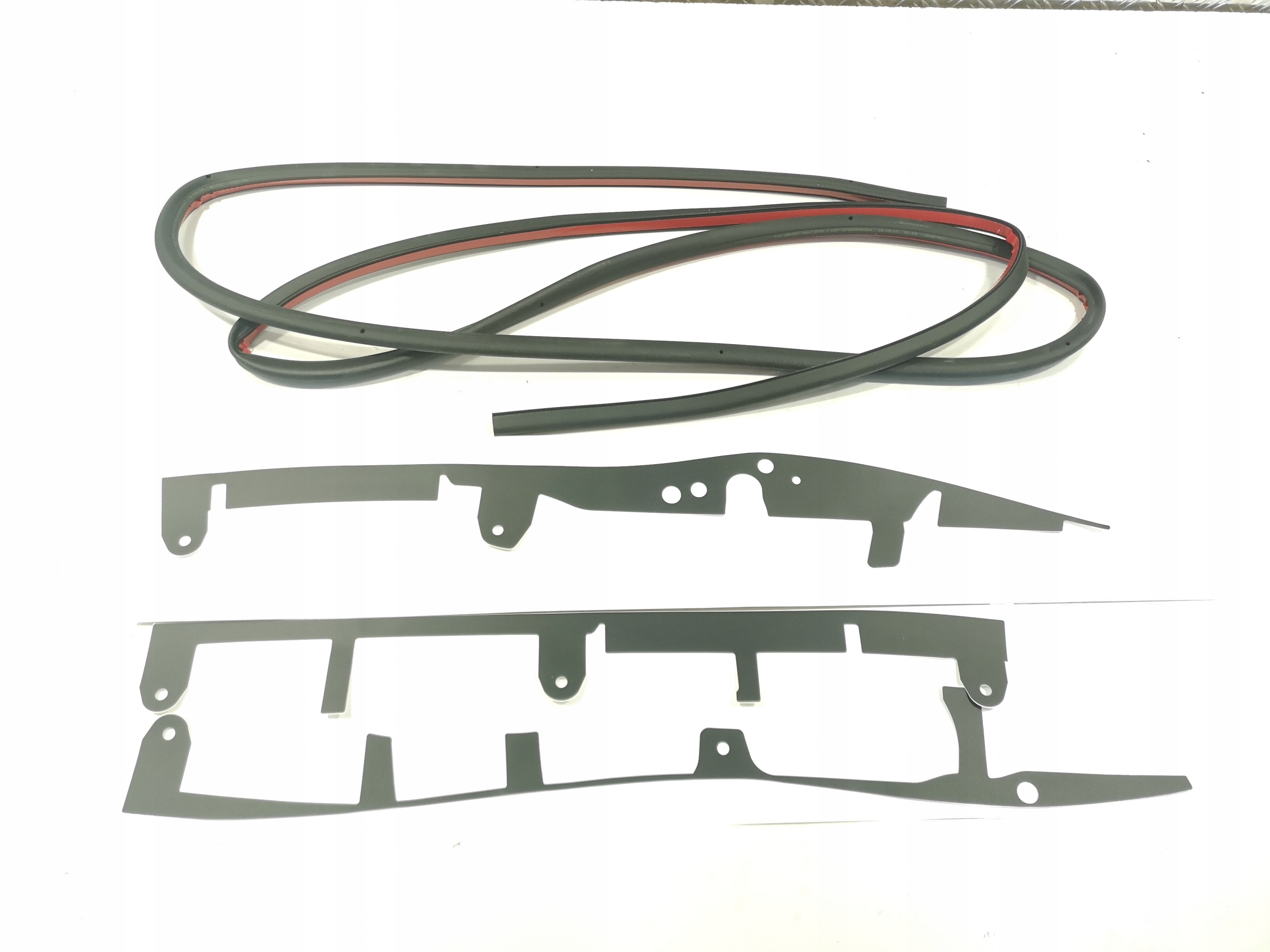 9025Q5 9687678980 - Комплект прокладок левый передний OE CITROEN C5 III X7