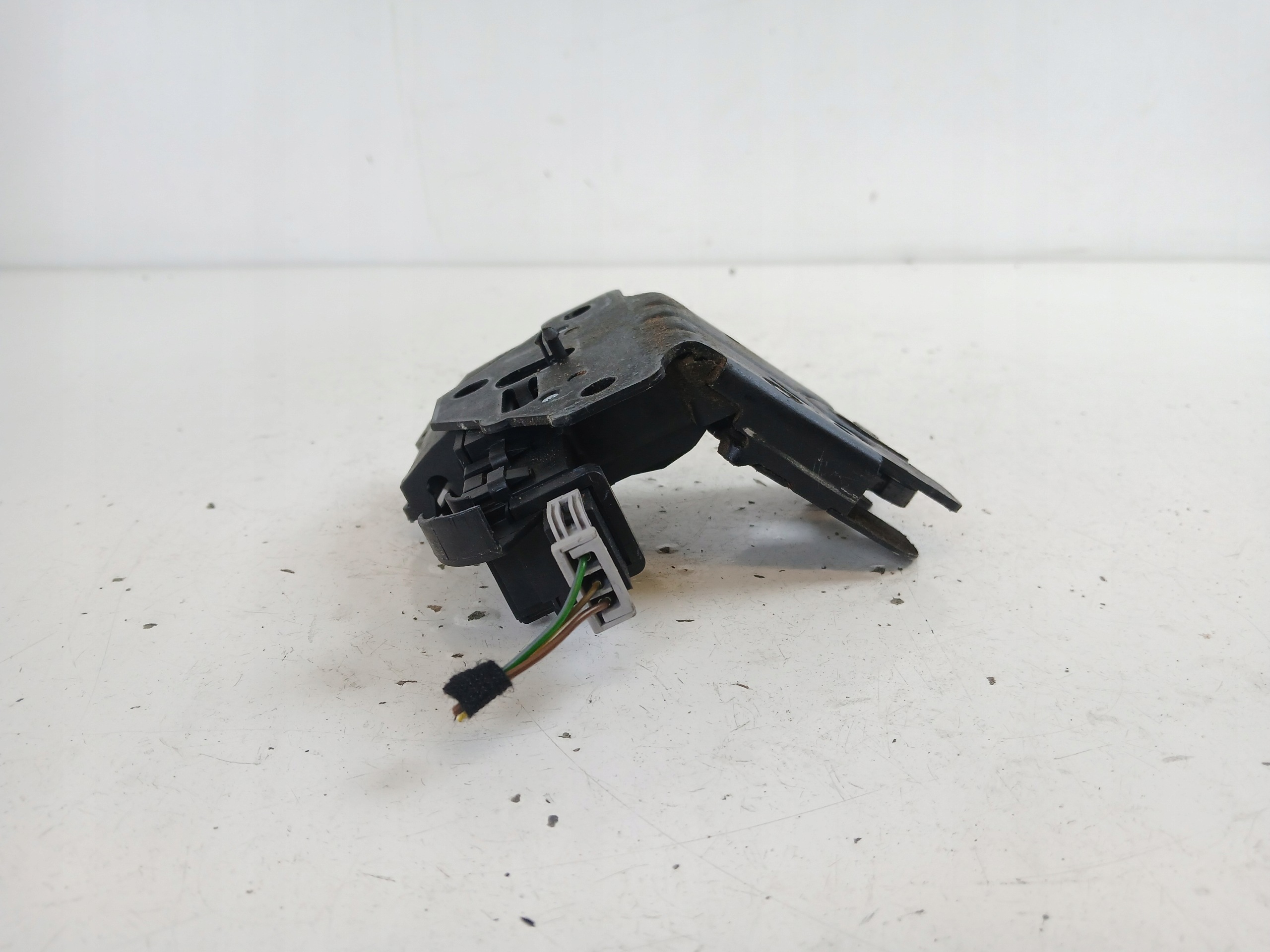 AUDI A3 8P A4 B7 lock bonnet boot 8P4827505C