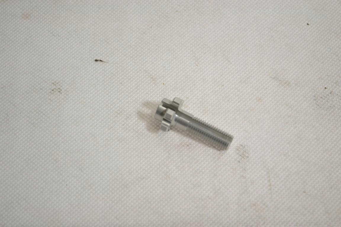 Skrutka na nastavenie spojkového lanka Suzuki Rmz 450 250 Ltr 450 Rm 125 250