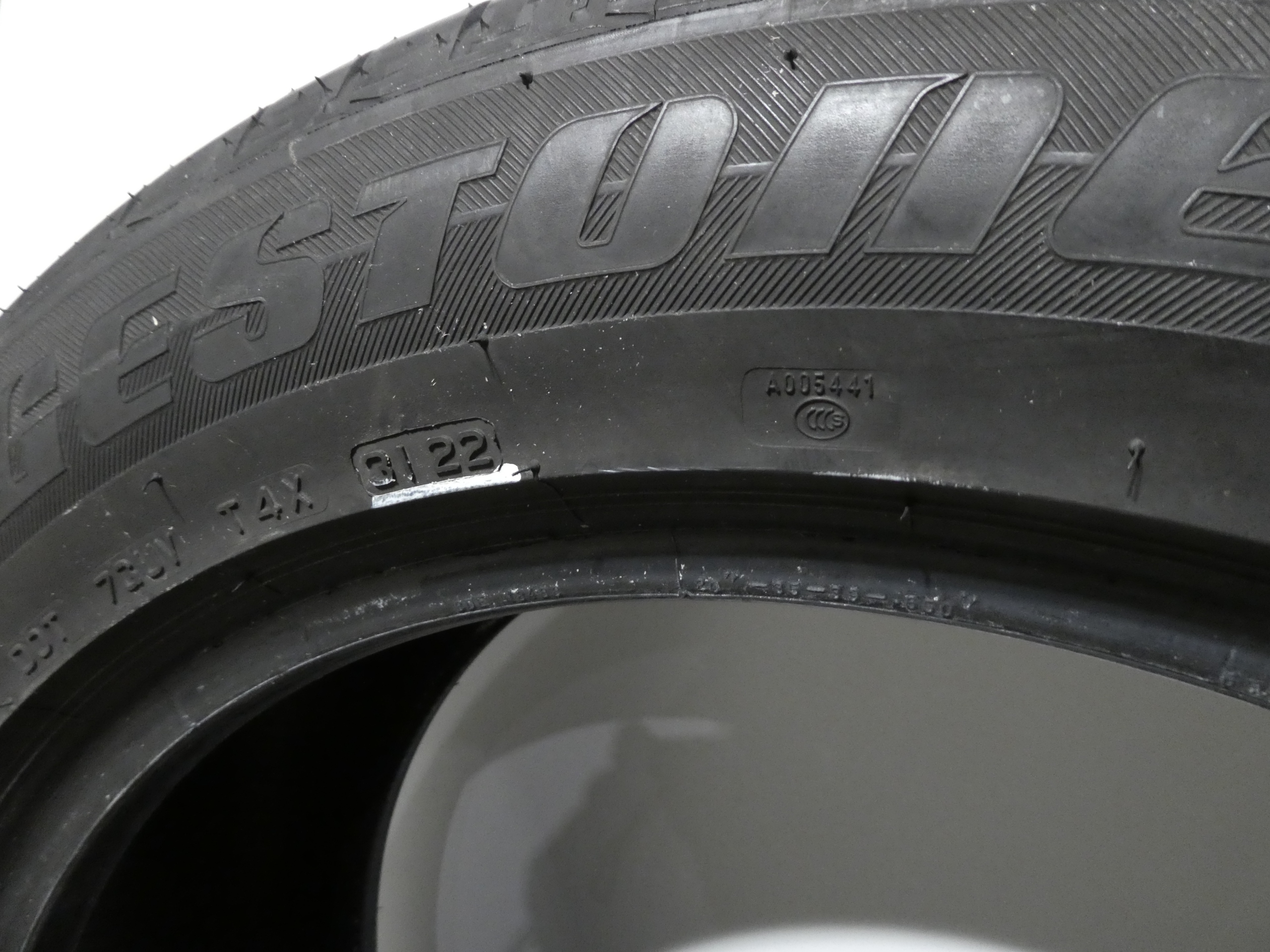 2X tyre Bridgestone 255/50/20 2022R