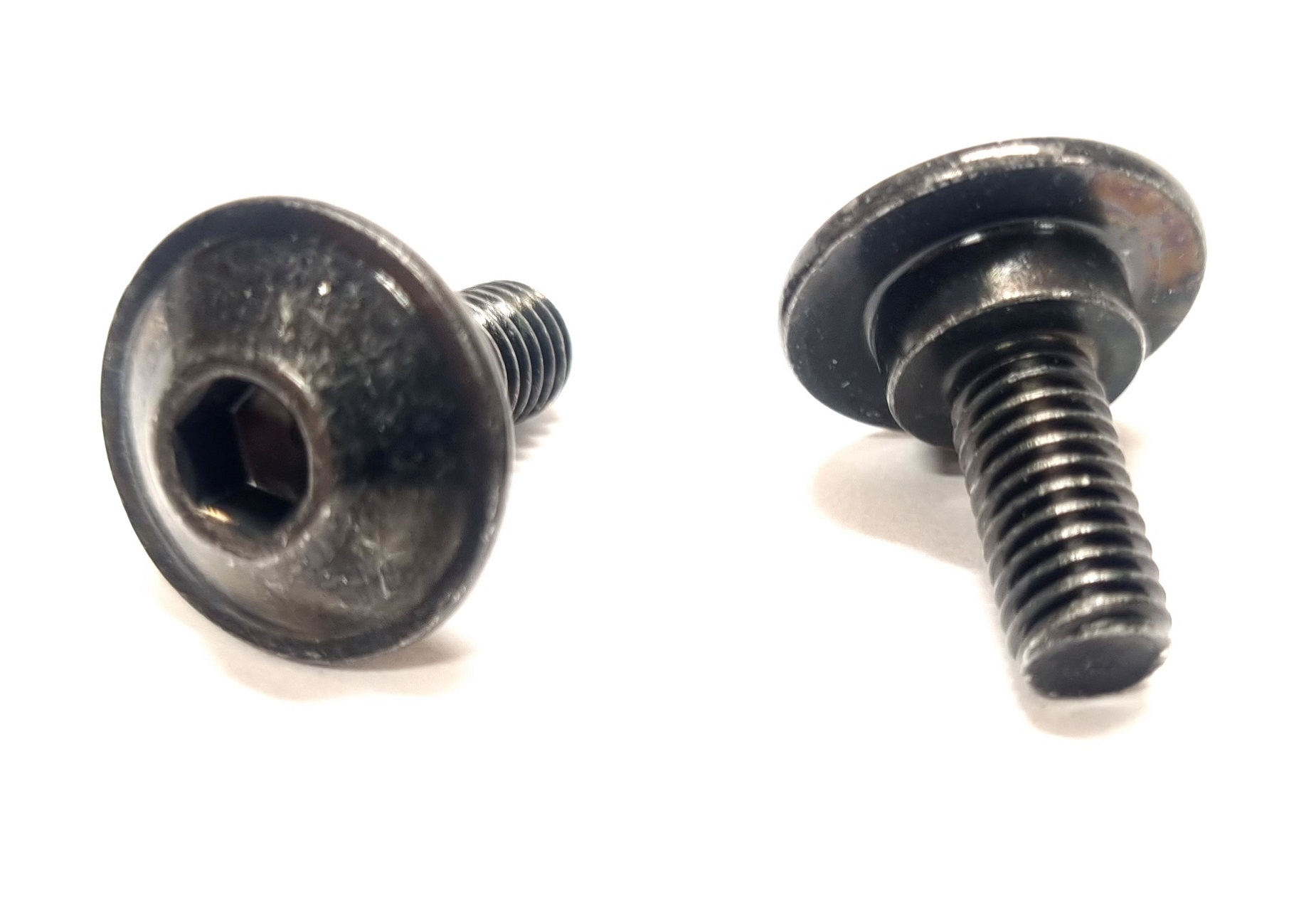 Śruba M5x13 Owiewki Suzuki Sfv Sv Gsf Gsx Gsx-r DL
