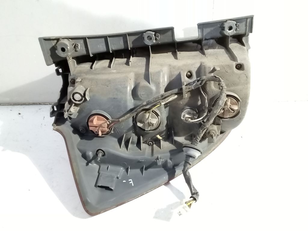 Kia Ceed and 1 kombi light right rear part rear lower