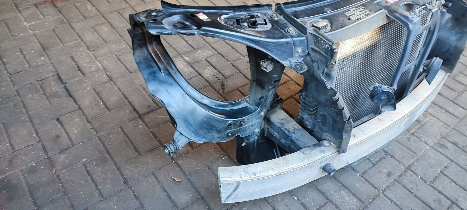 support panel for radiators pillar iron radiator Mercedes W164 ML 3,5 petrol