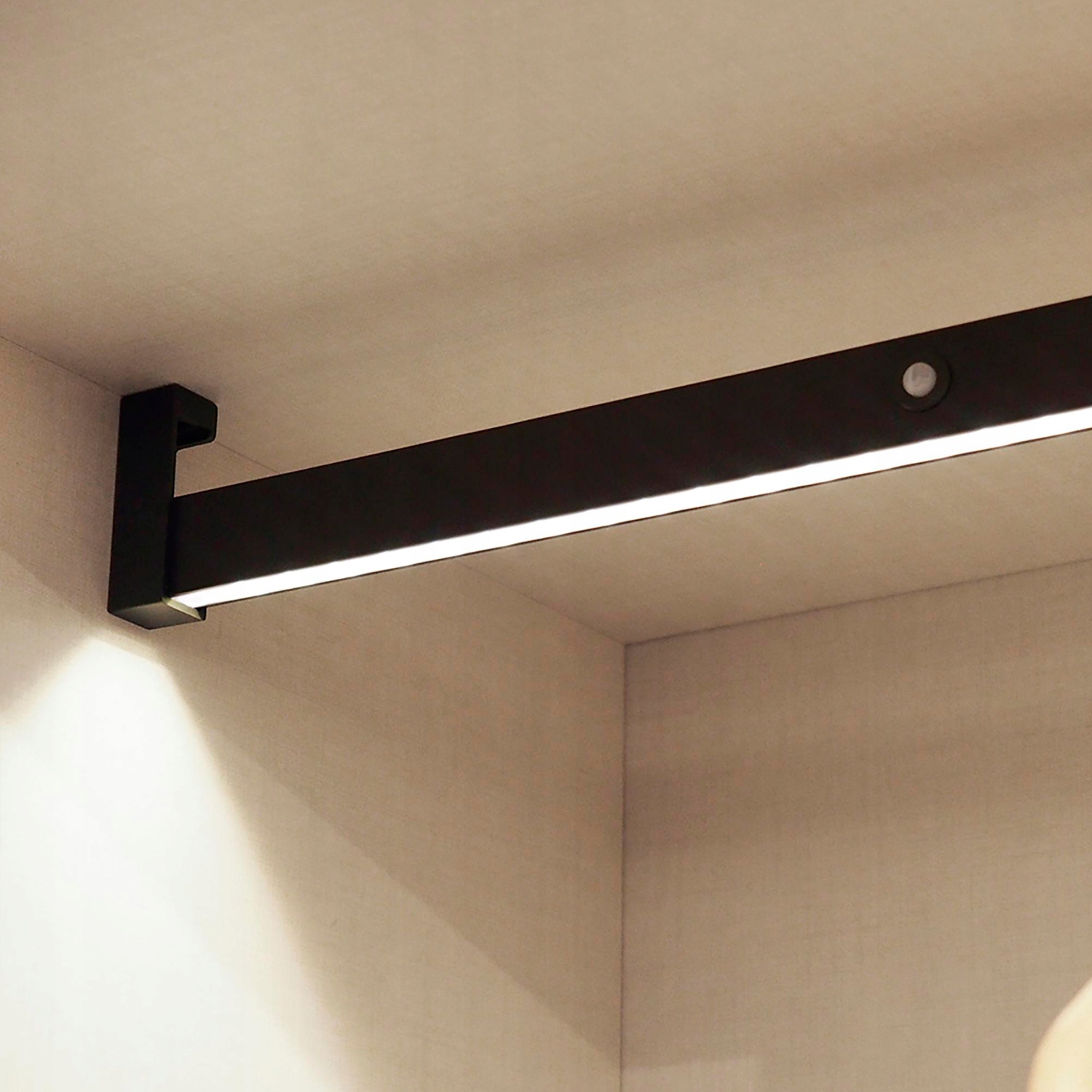 Drążek LED do szafy 1158MM CASTOR EMUCA MOKKA Kolor inny