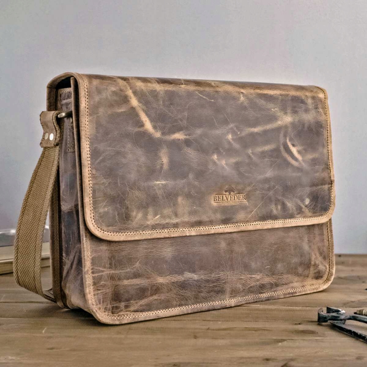 Pánská vintage kožená taška na rameno pro notebook s klopou Belveder LB37