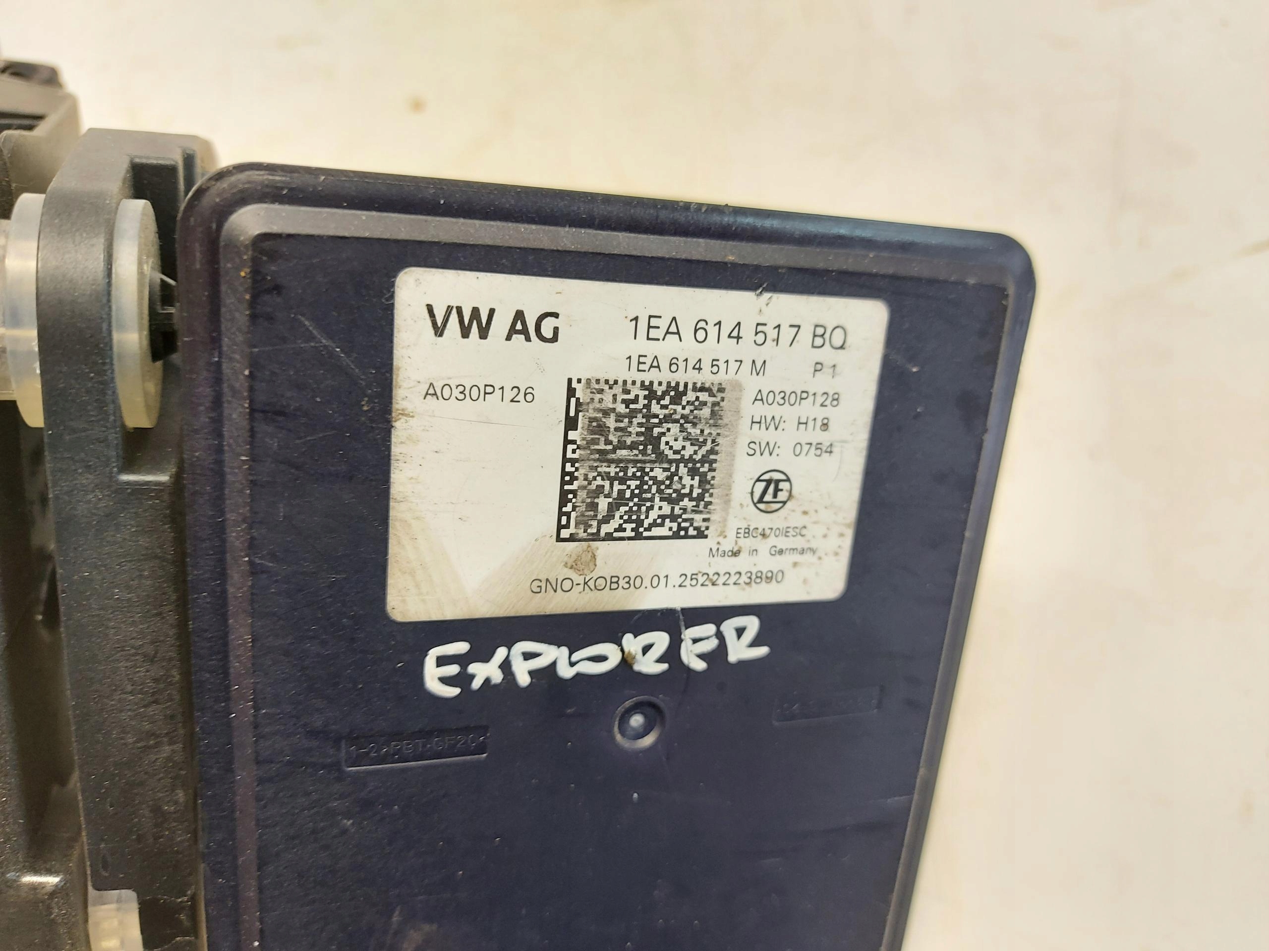 Ford Explorer VII R2KB pump control unit ABS 1EA614517BQ