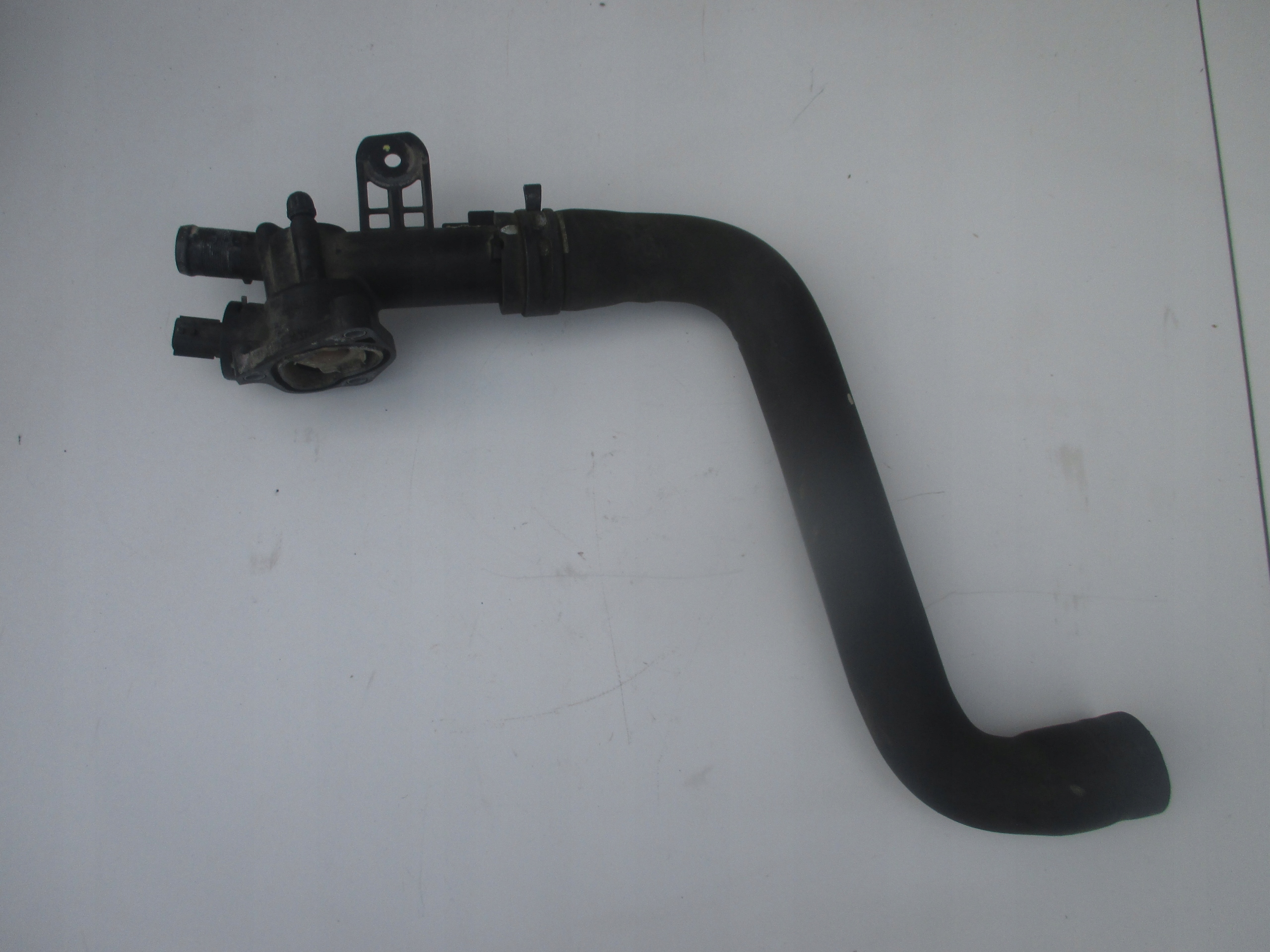 OBUDOWA TERMOSTATU RENAULT DACIA MERCEDES 1.5 DCI CDI