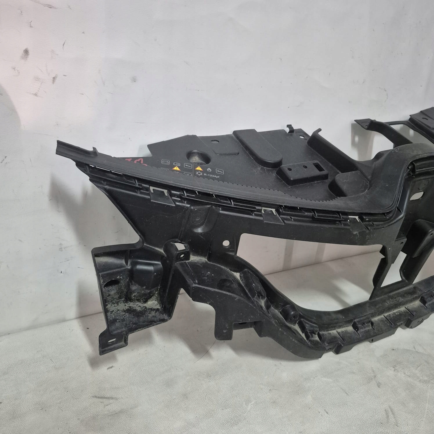 RENAULT CAPTUR II 19r. -> pillar grille GRILLA support 620365678R