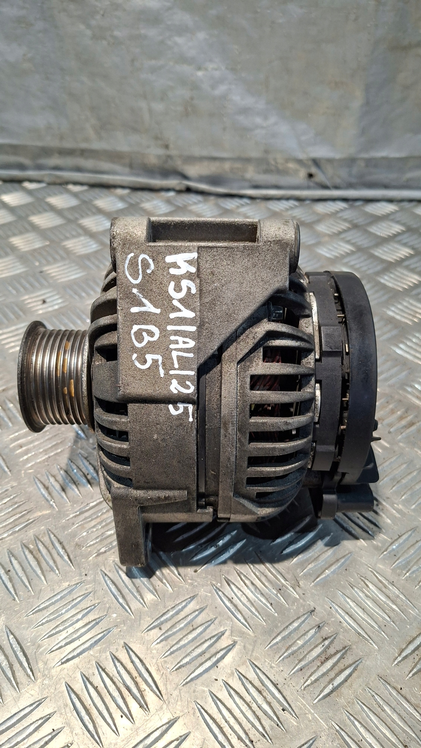 alternator 24V 110A 0986046590