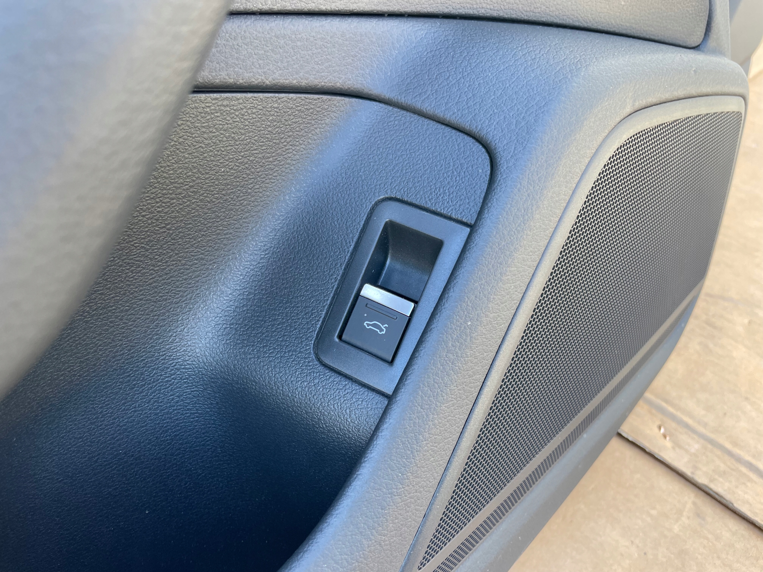 side AUDI A6 C8 sedan KOMBI leather LED as new KOMPLET
