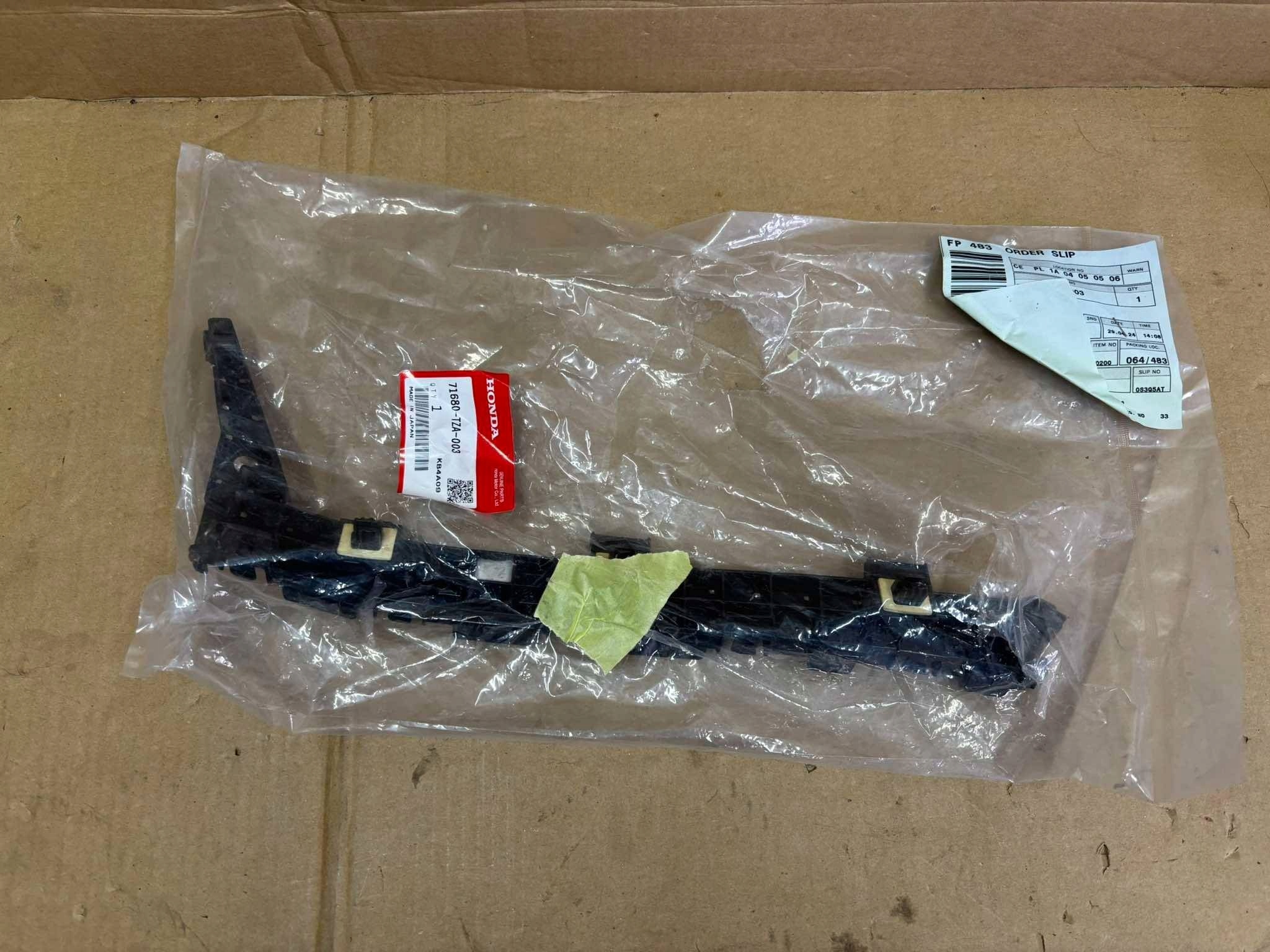 bumper bracket left rear part HONDA JAZZ IV GR 71680TZA003