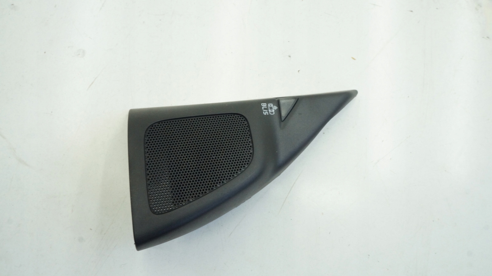 VOLVO V60 S60 LIFT OBUDOWA GŁOŚNIKA TRÓJKĄT LEWY