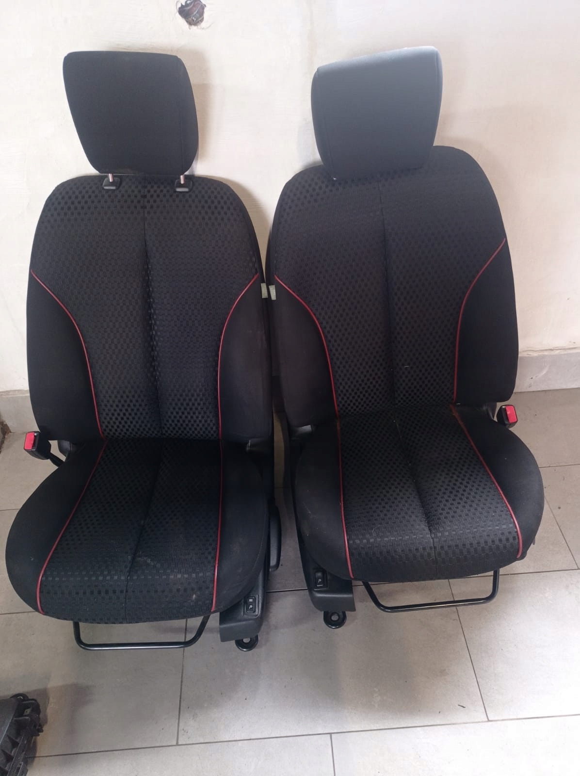 FOTEL PRAWY LEWY PRZÓD MAZDA 2