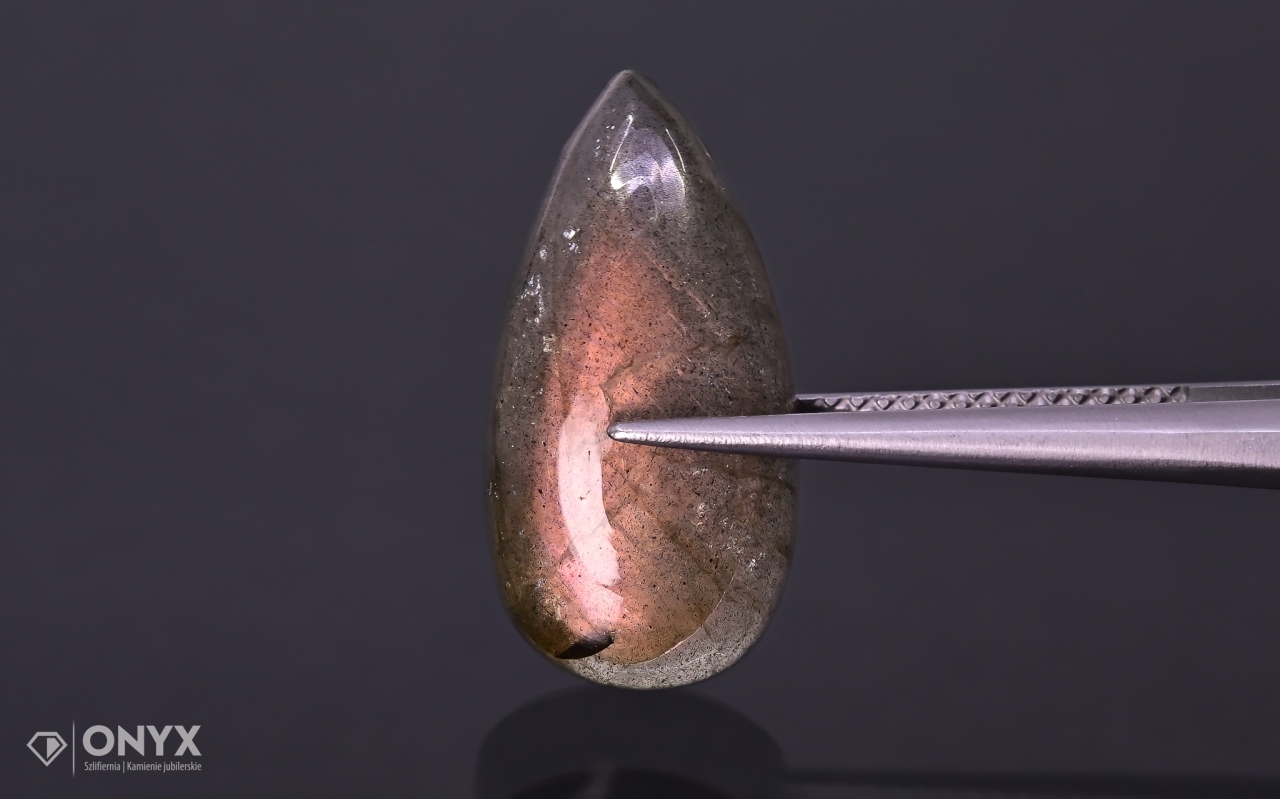 Labradorit kabošon slza 20,5x10,5 mm