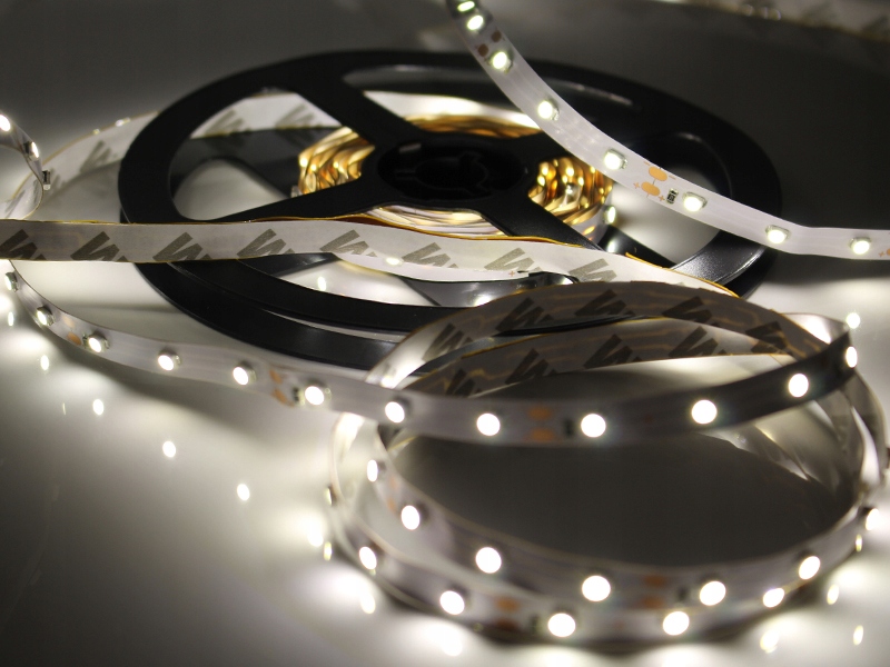 TAŚMA LED SAMOPRZYLEPNA PASEK LED JEDEN KAWAŁEK 10m ROLKA DO CIĘCIA BIAŁA EAN (GTIN) 5904194683757