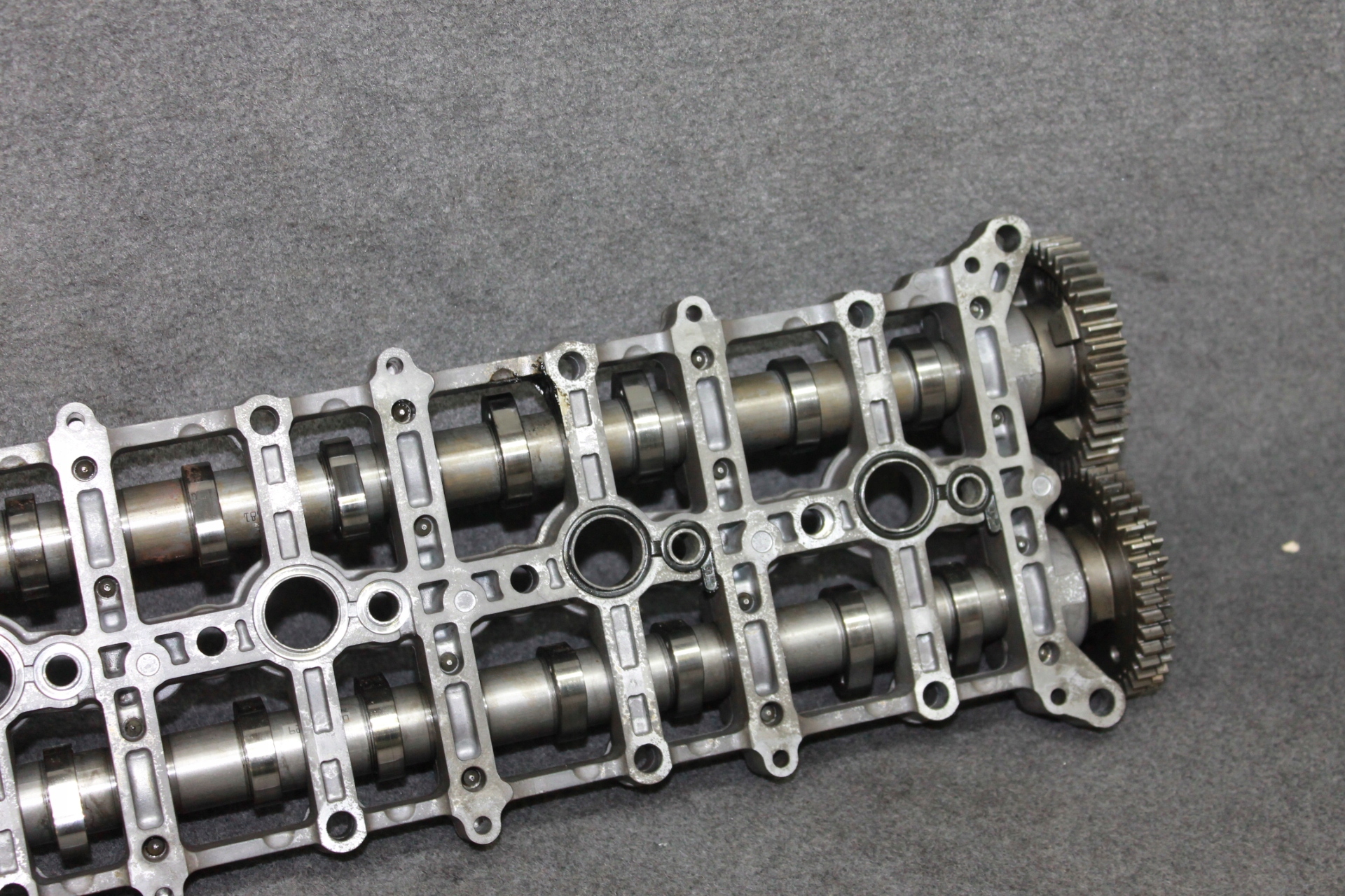 BMW G30 G11 G01 G05 3.0D 4.0D B57D30 vačky hlavy
