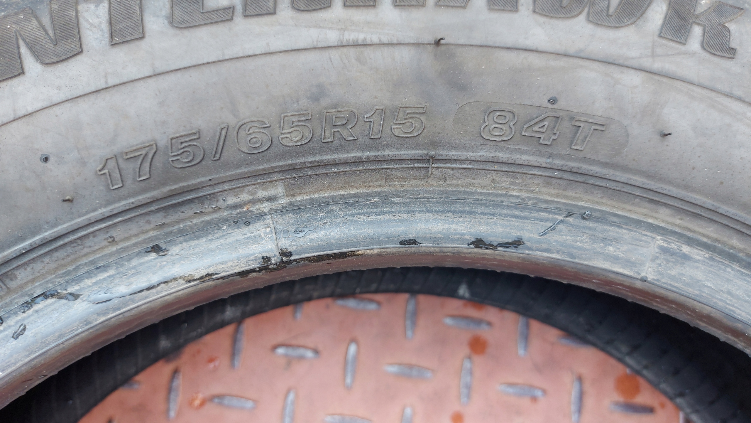 FIRESTONE WINTERHAWK 3 175/65R15 Reifen Winter- 6,5mm