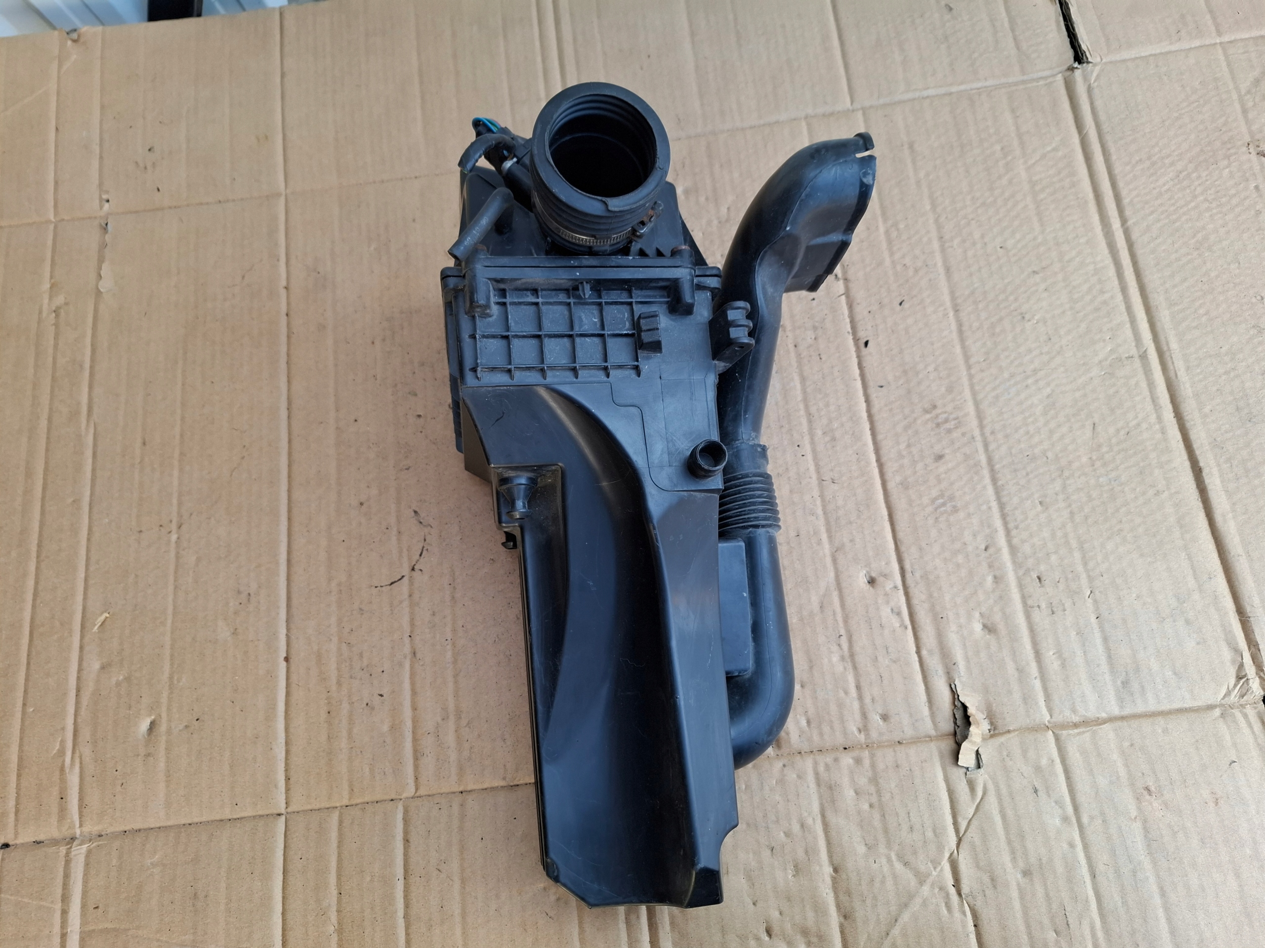 Gehäuse filter luft FORD FIESTA MK7 1,6 D