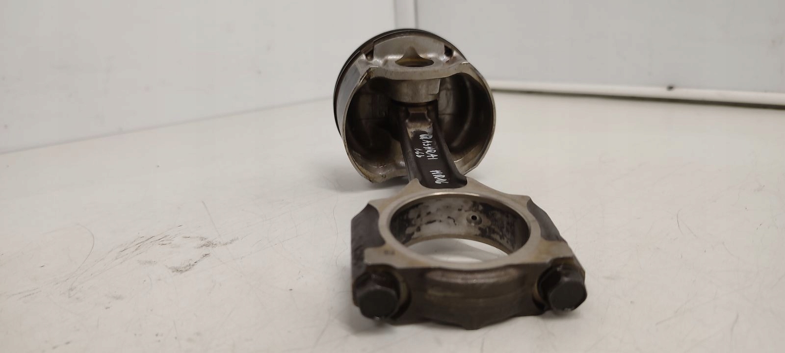 piston connecting rod Nissan Qashqai 1,6B HR16