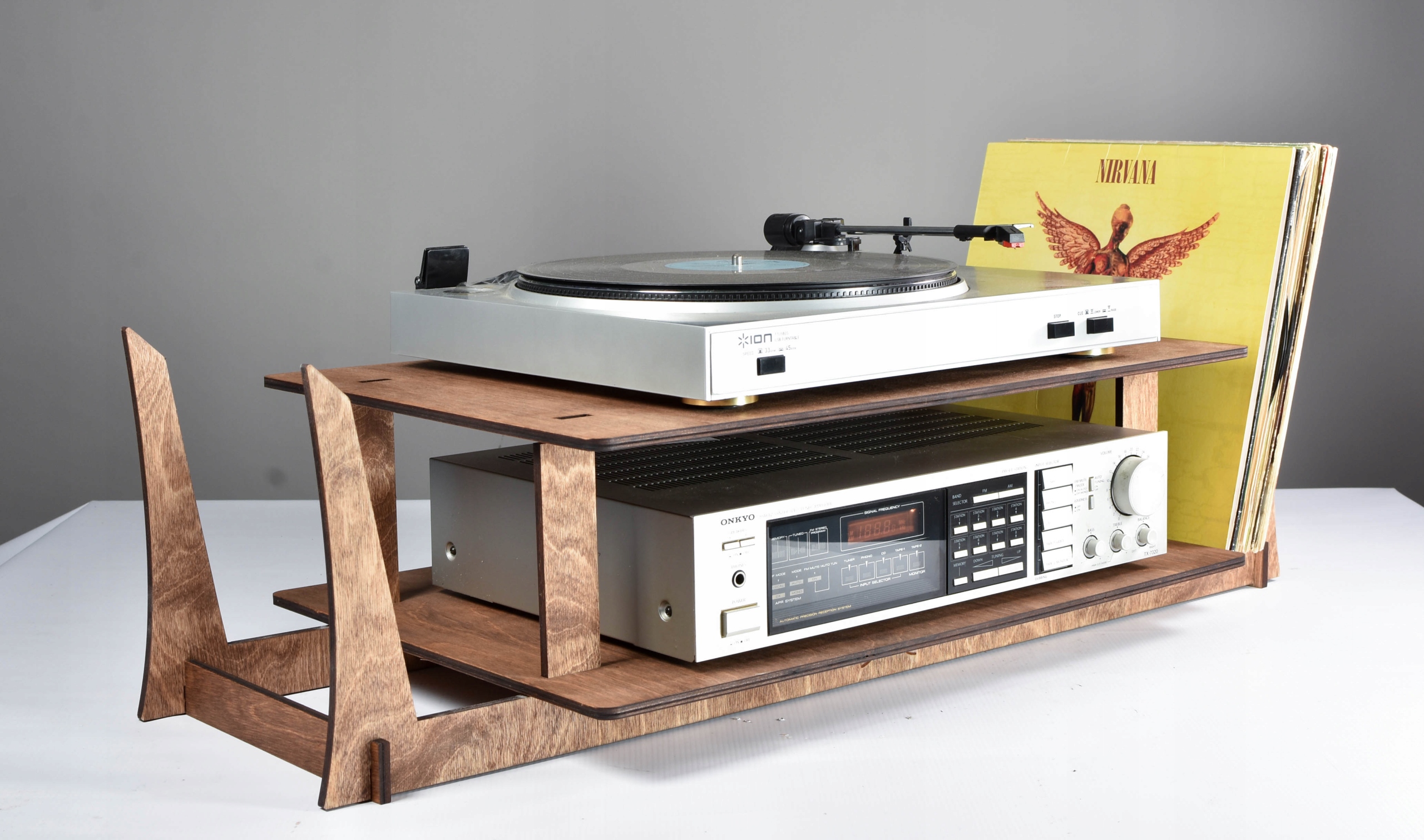 Stolík gramofónové vinylové platne zosilňovač organizér skrinka drevená polica