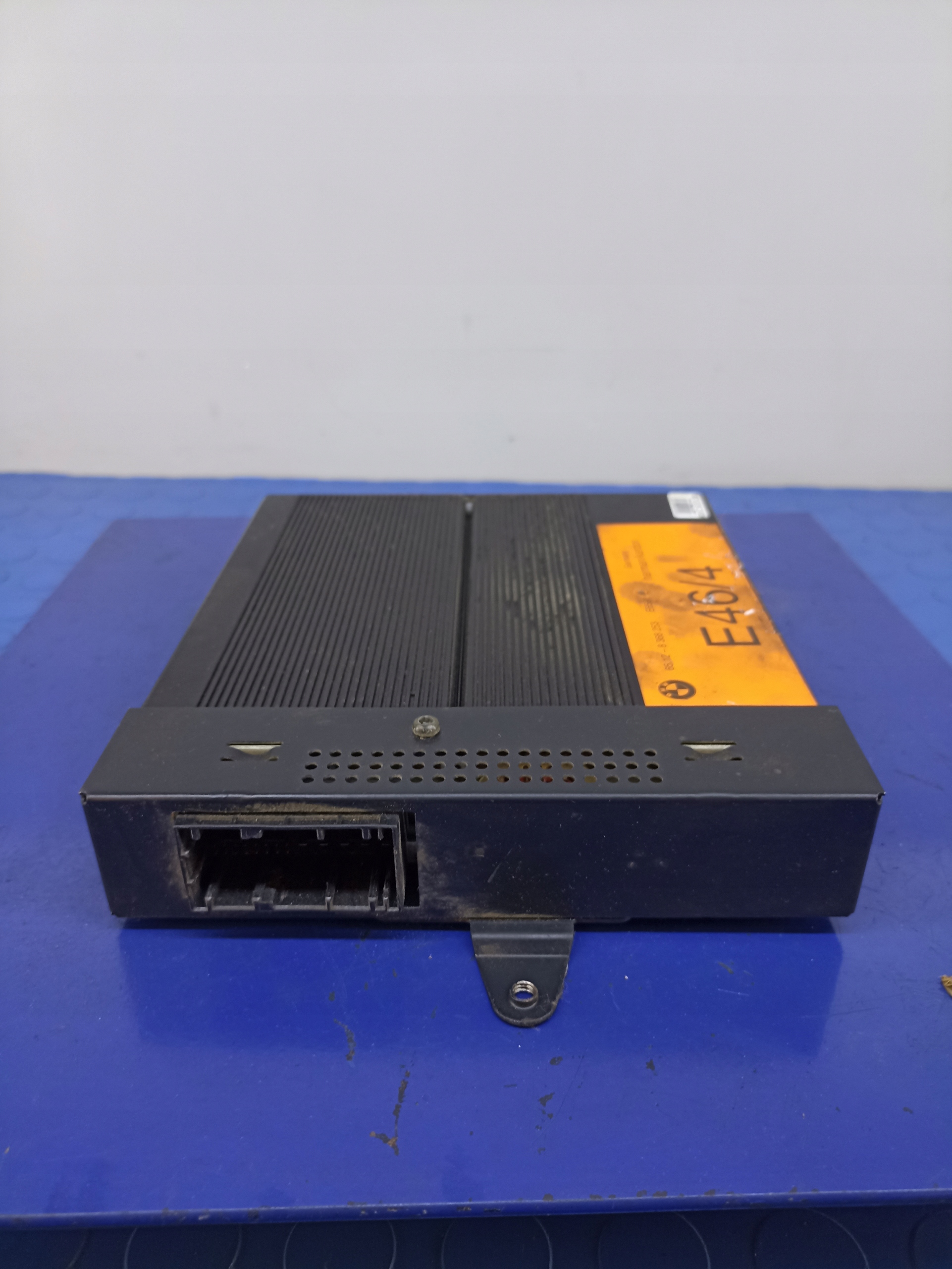 BMW E46 усилитель HIFI HARMAN KARDON 8368253