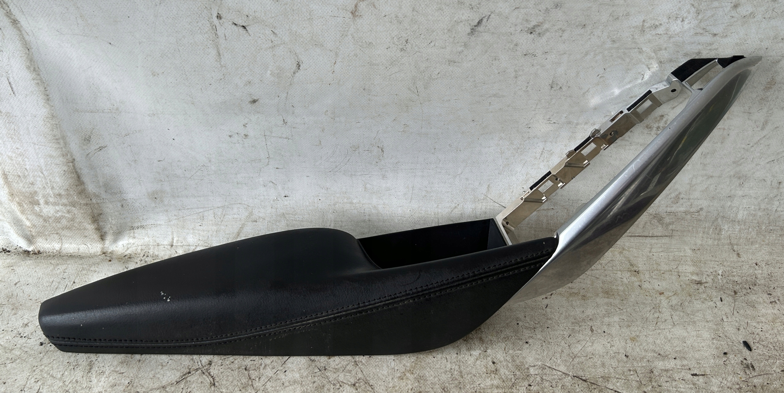handle bracket door left front MAZDA 6 GJ LIFT