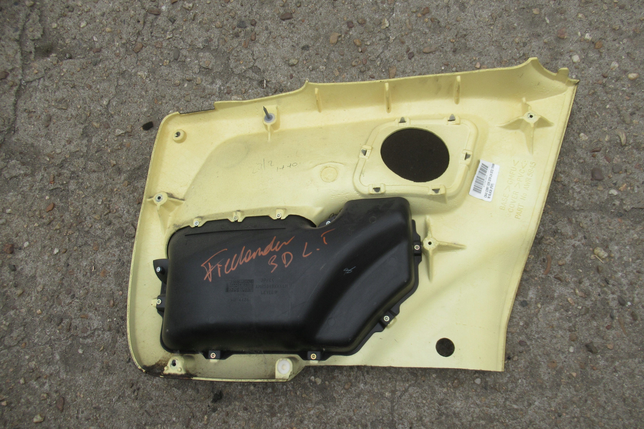 FREELANDER 02R 3D Seite Tür links heck