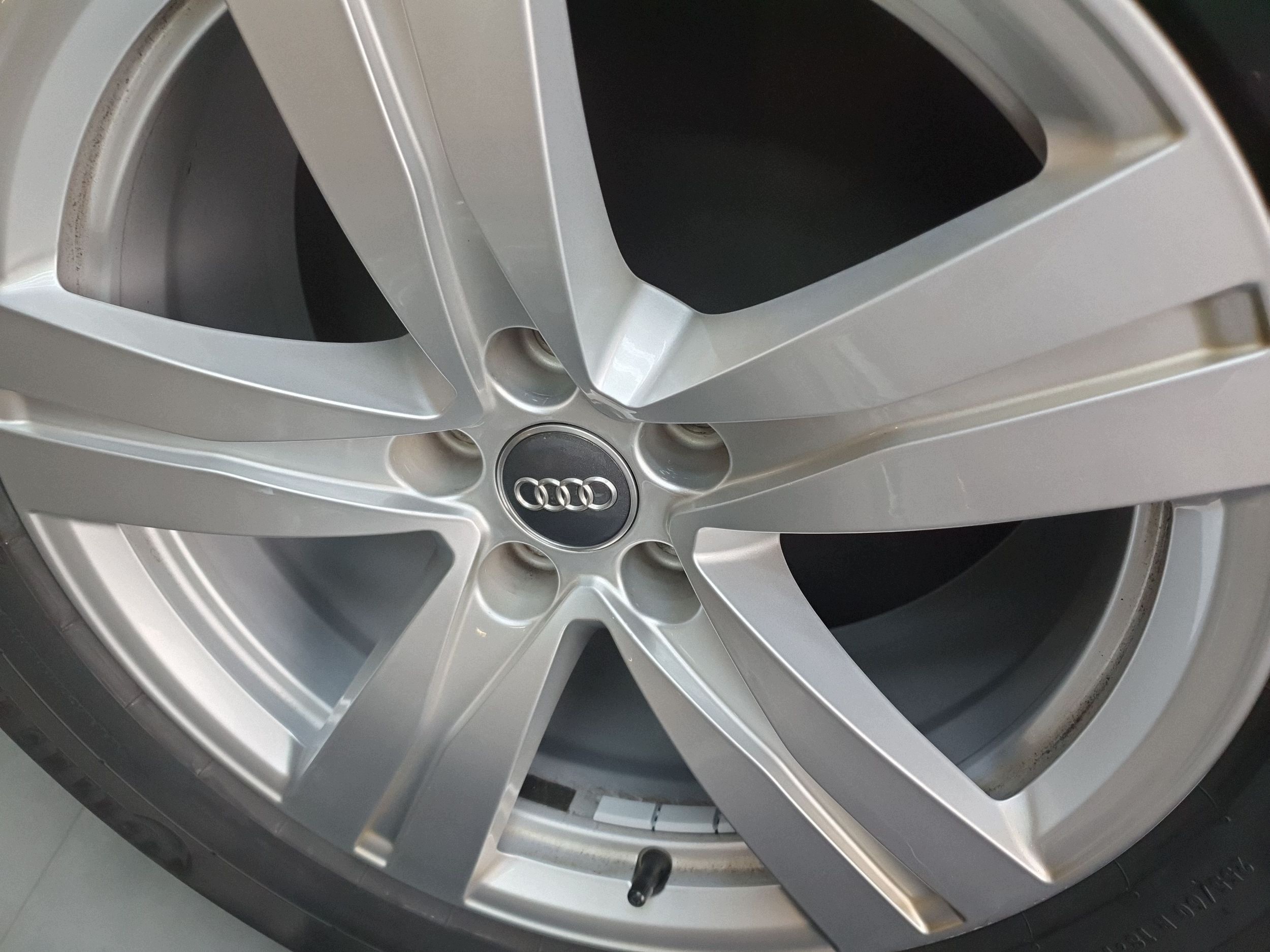 Audi Q7 4M disc wheels winter 18 255/60 continental et25 4M0601025A