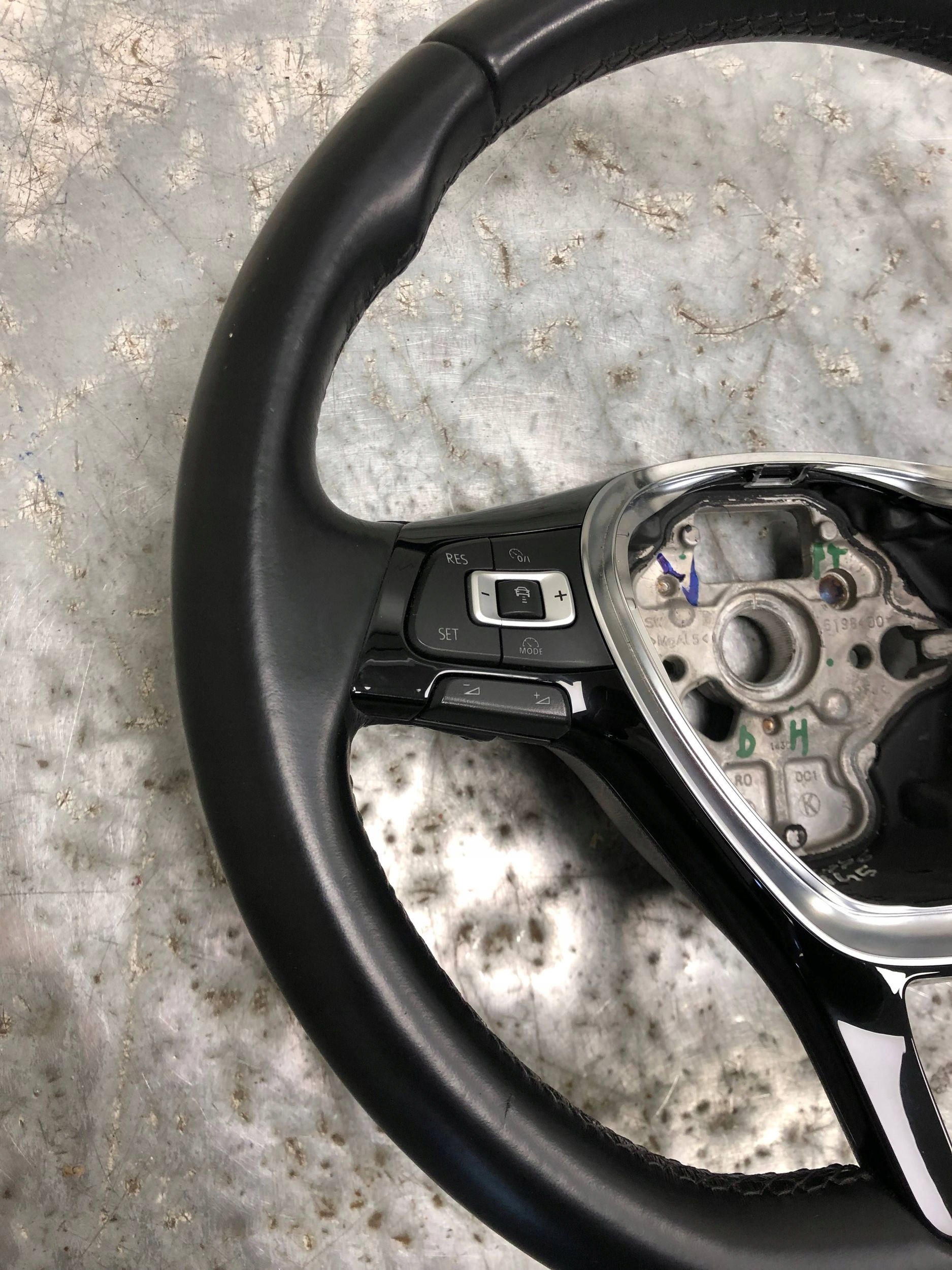 steering wheel, leather MULTIFUNKCJA with shifting VW PASSAT B8 5G0419091GF