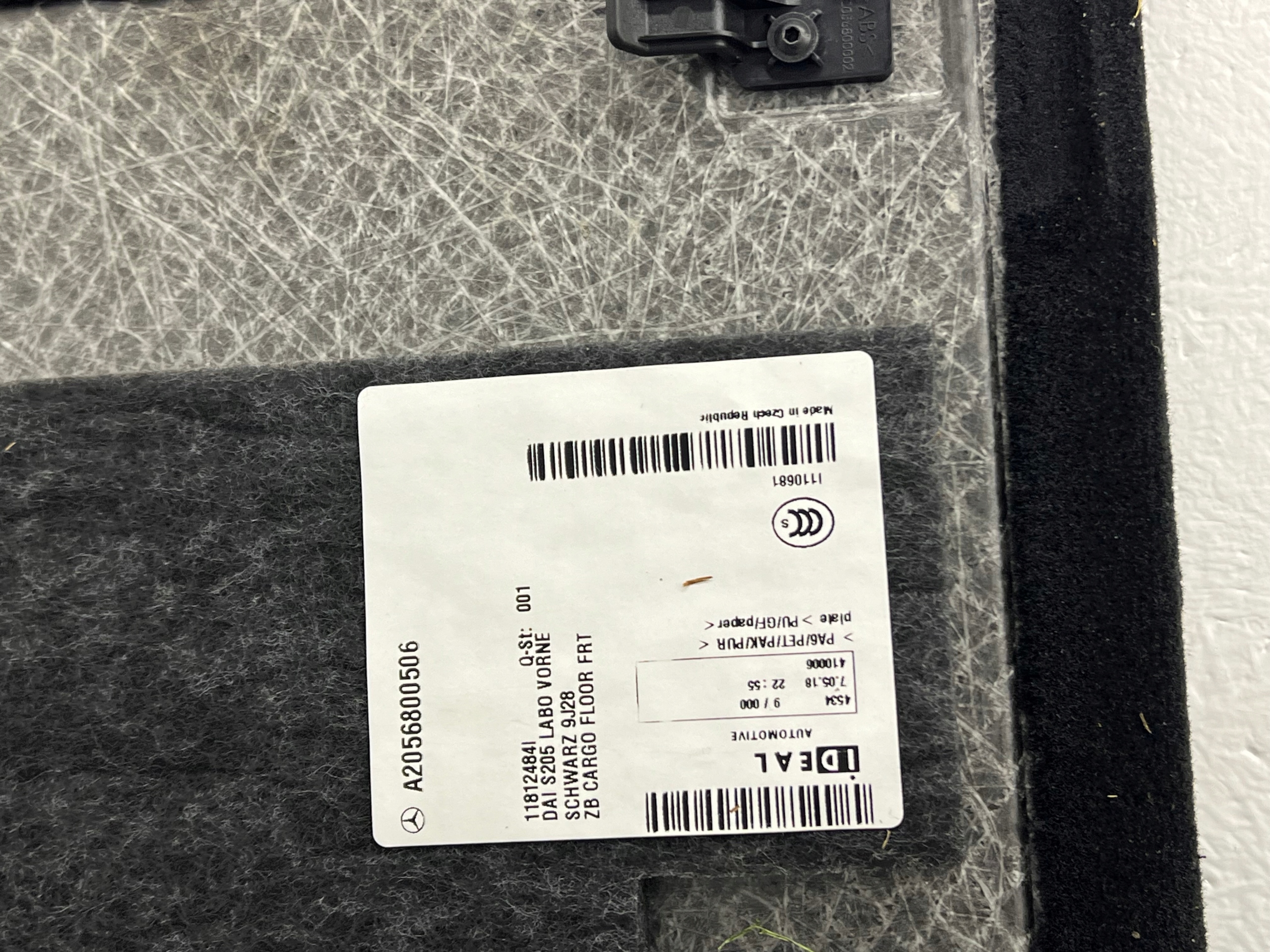 carpet mats floor boot A2056800406 MERCEDES C-KLASA W205
