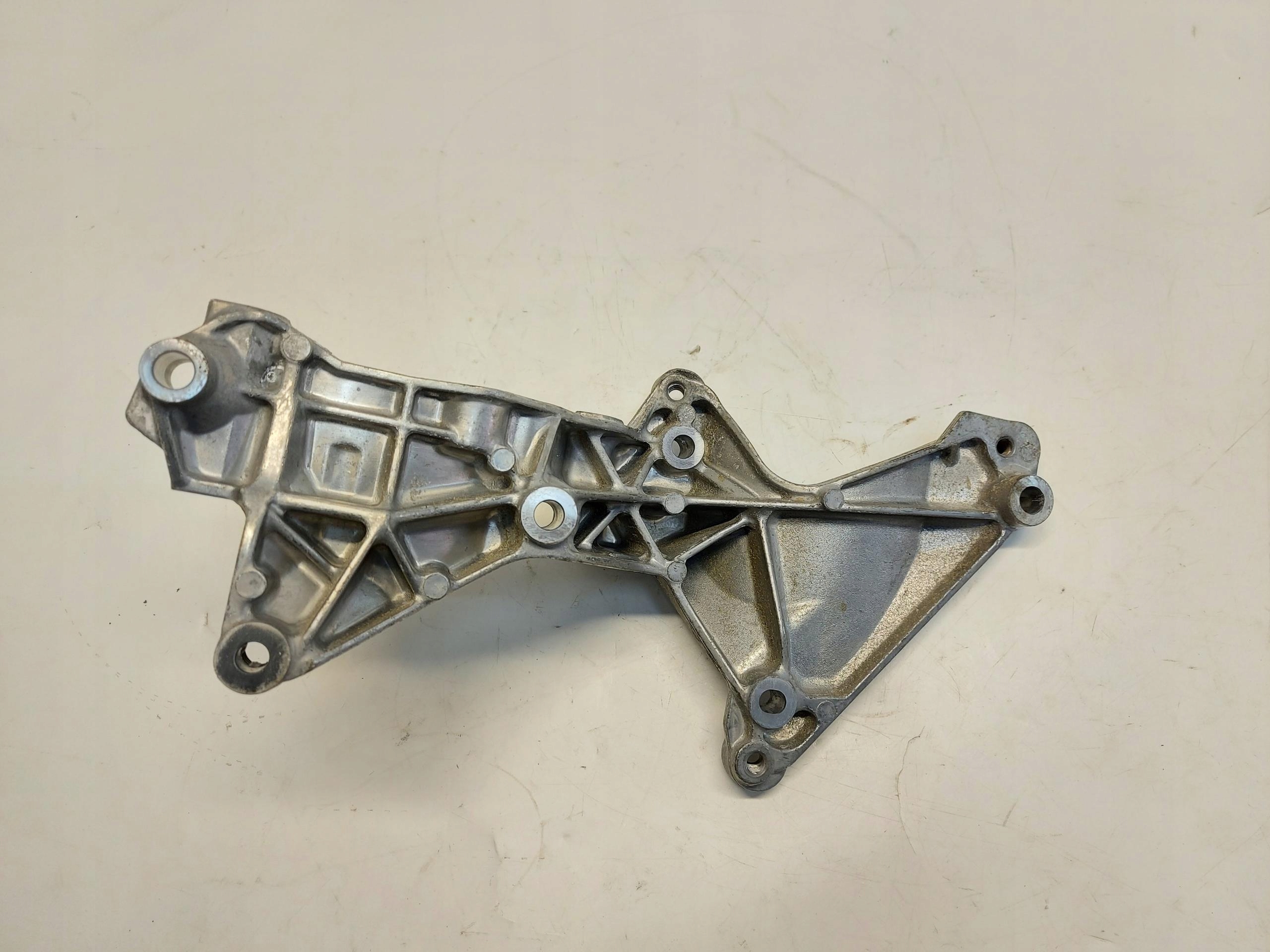Mercedes GLA 200 II H247 W247 2023r bracket engine mount