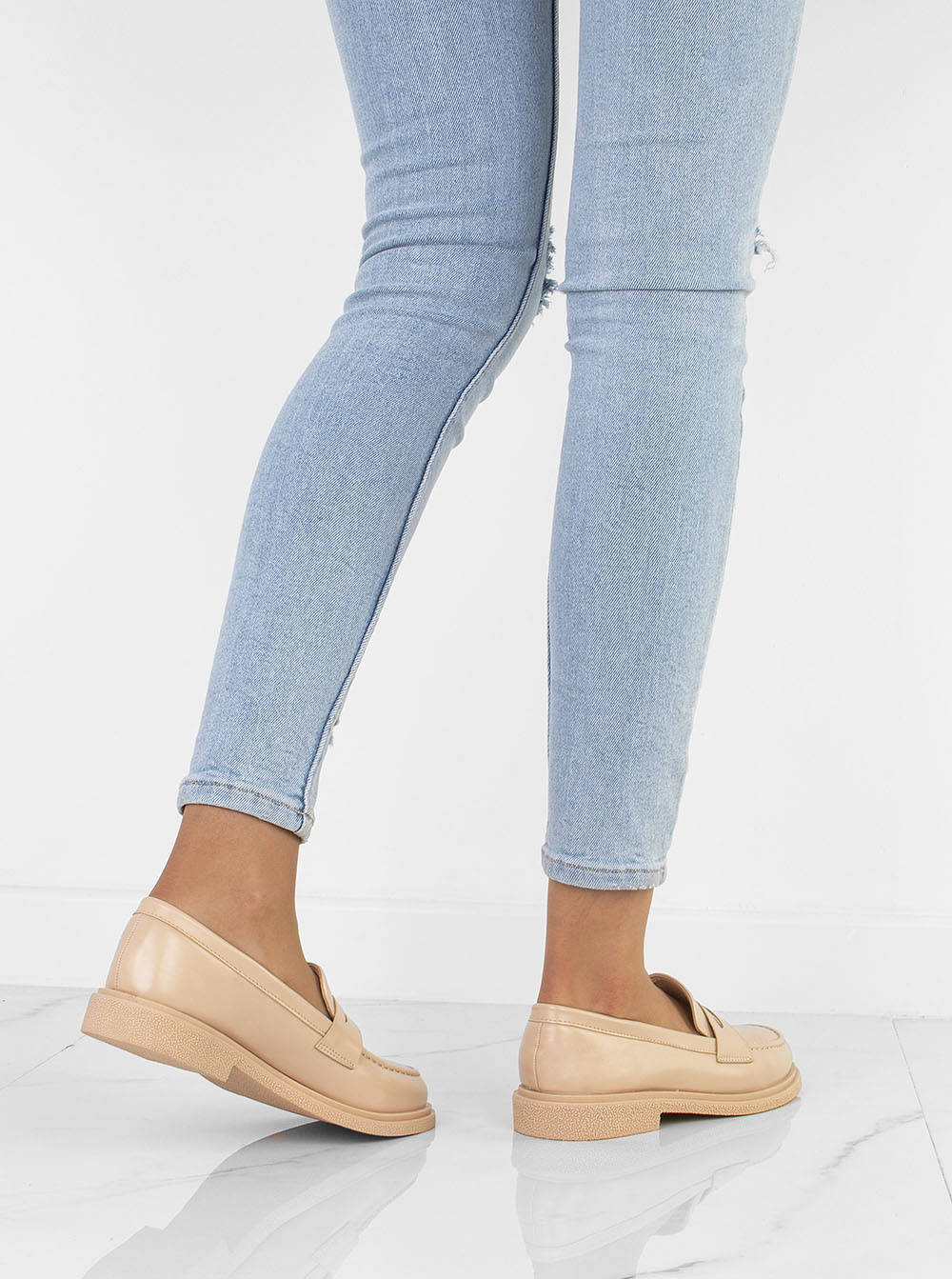 BEŻOWE MOKASYNY DAMSKIE PÓŁBUTY EKOSKÓRA 41 Płeć kobieta