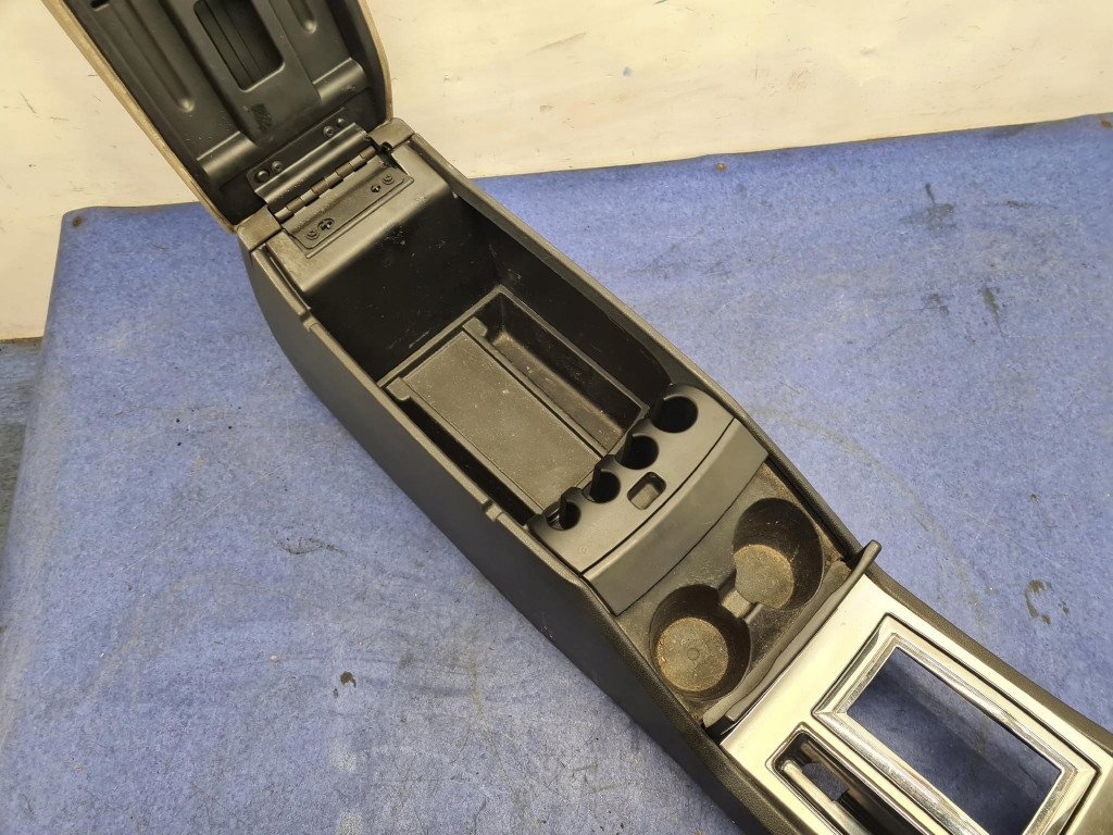 CHRYSLER 300C 3.0 тунель середина