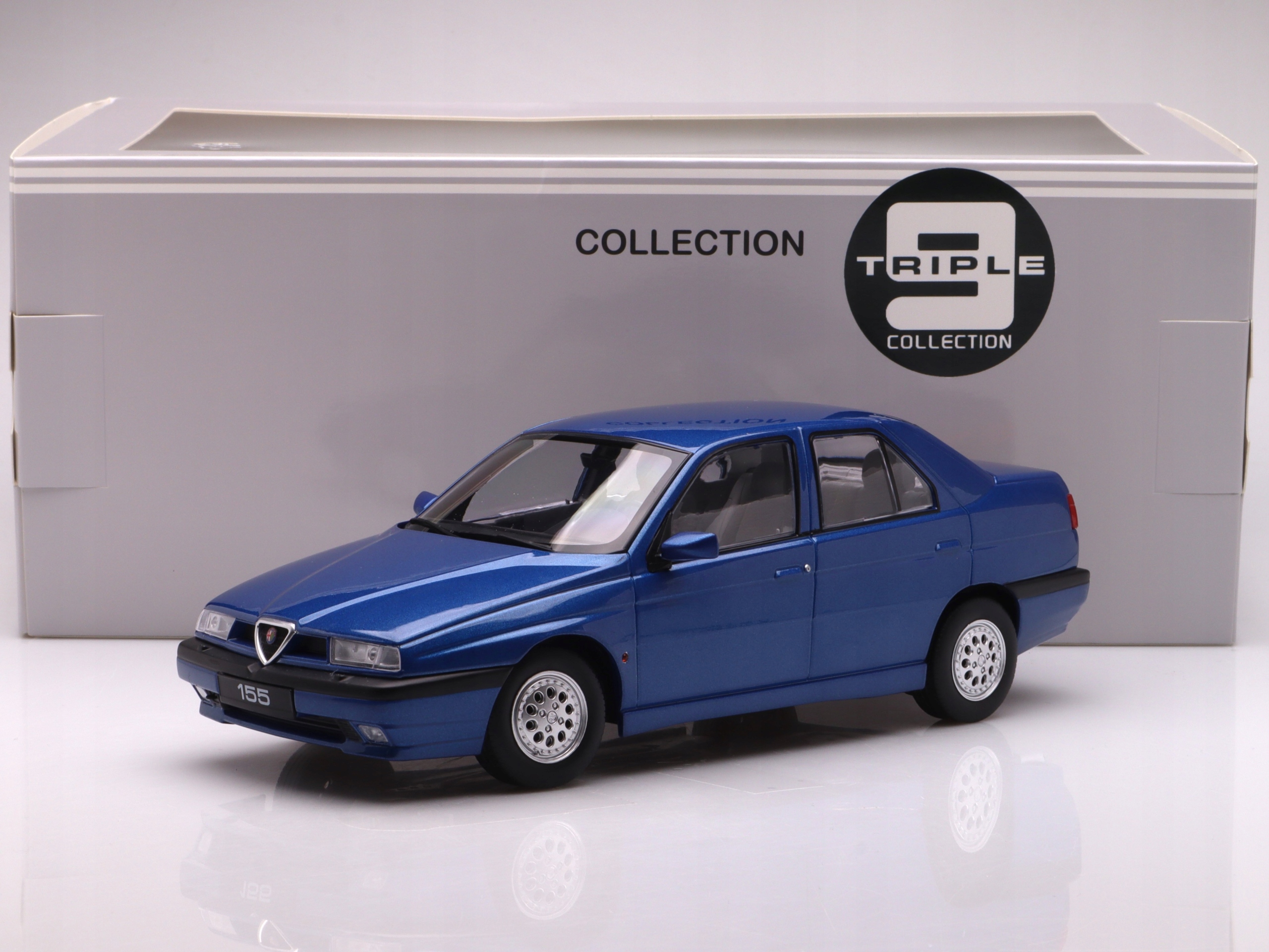 Alfa Romeo 155 1996, sever modrá metalíza Triple9 1:18