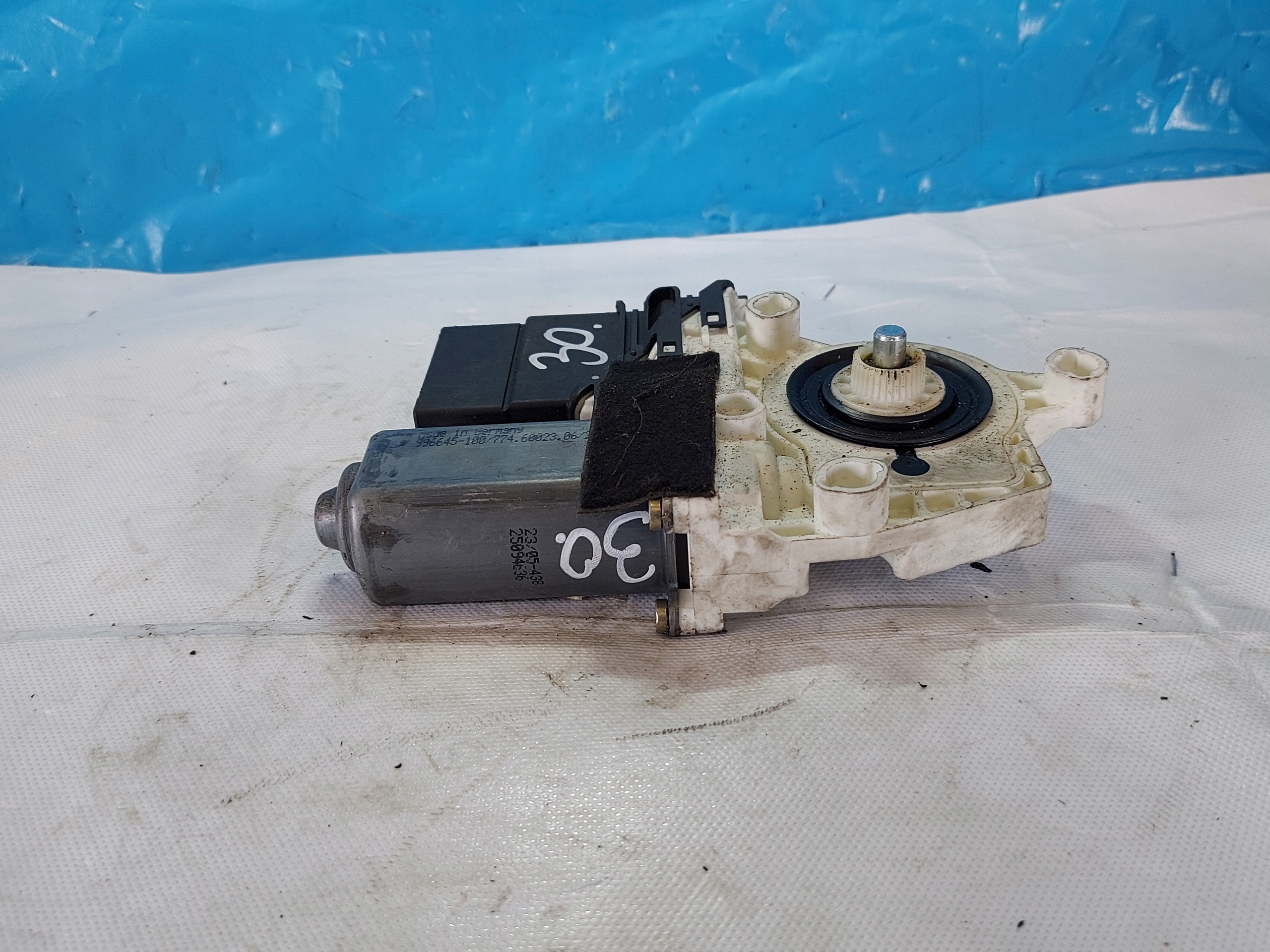 engine lifting windows GOLF V 993424100 left rear part