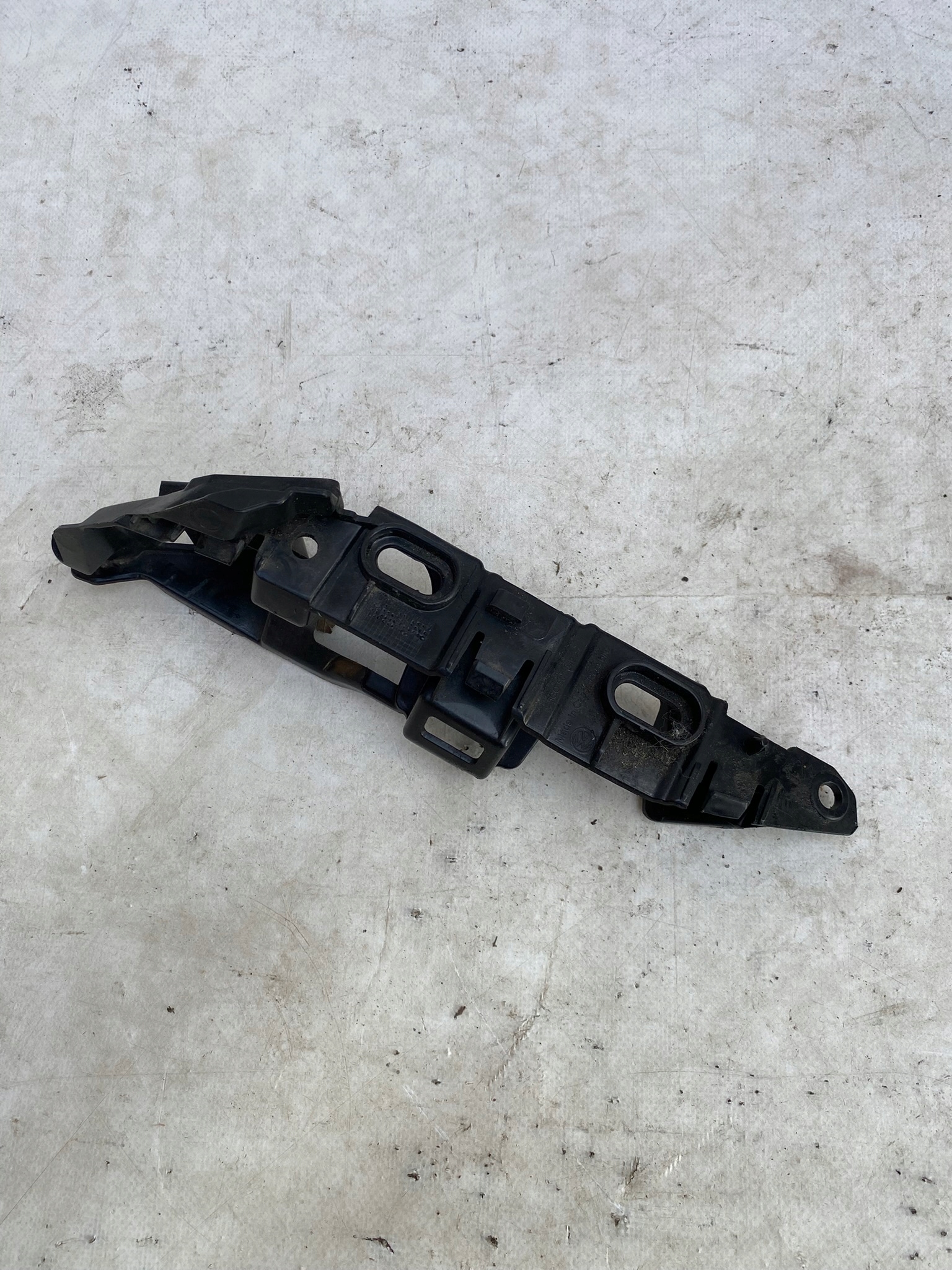VW GOLF VII 12- 5G0 bumper bracket left front