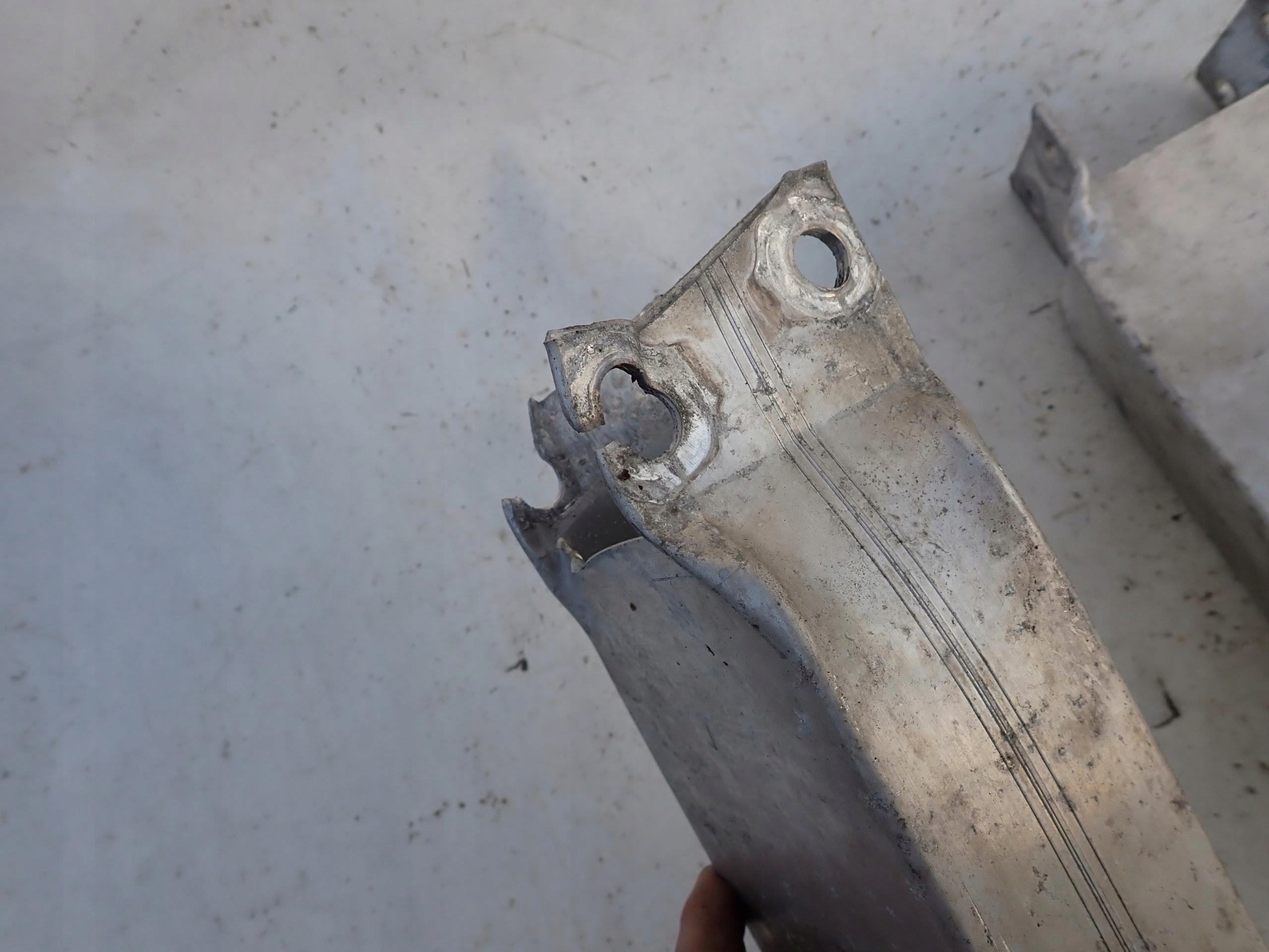 MERCEDES E-KLASA W213 beam tip left right