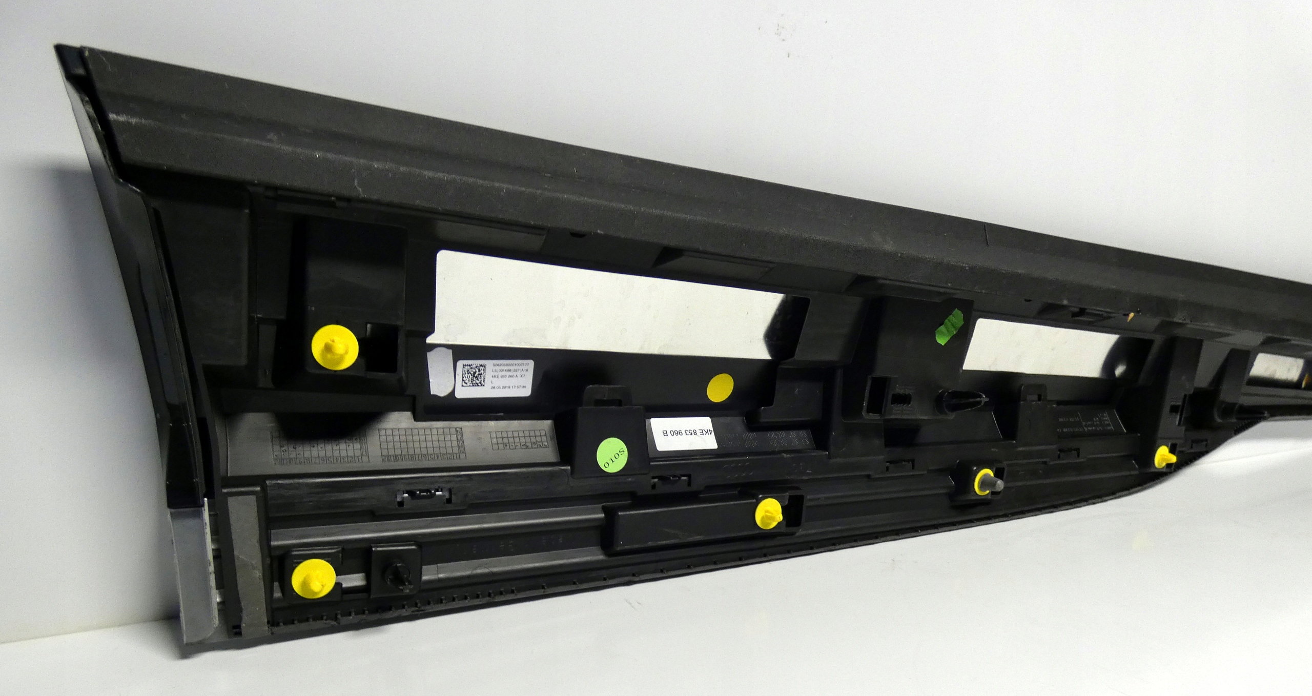 AUDI ETRON E-TRON 4KE853060A/B moulding door left