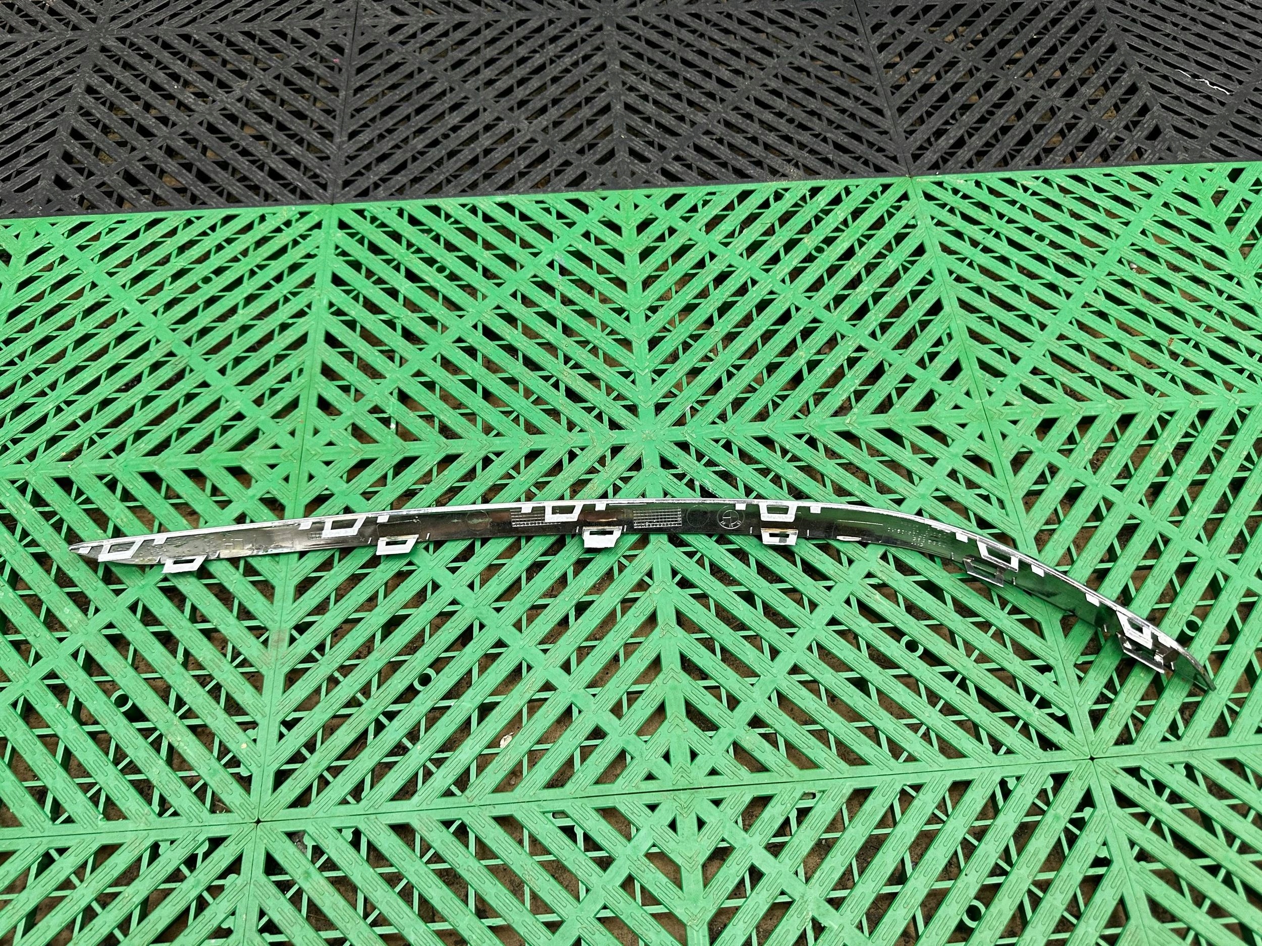 lišta nárazníku předního BMW 7 G11 G12 7362695