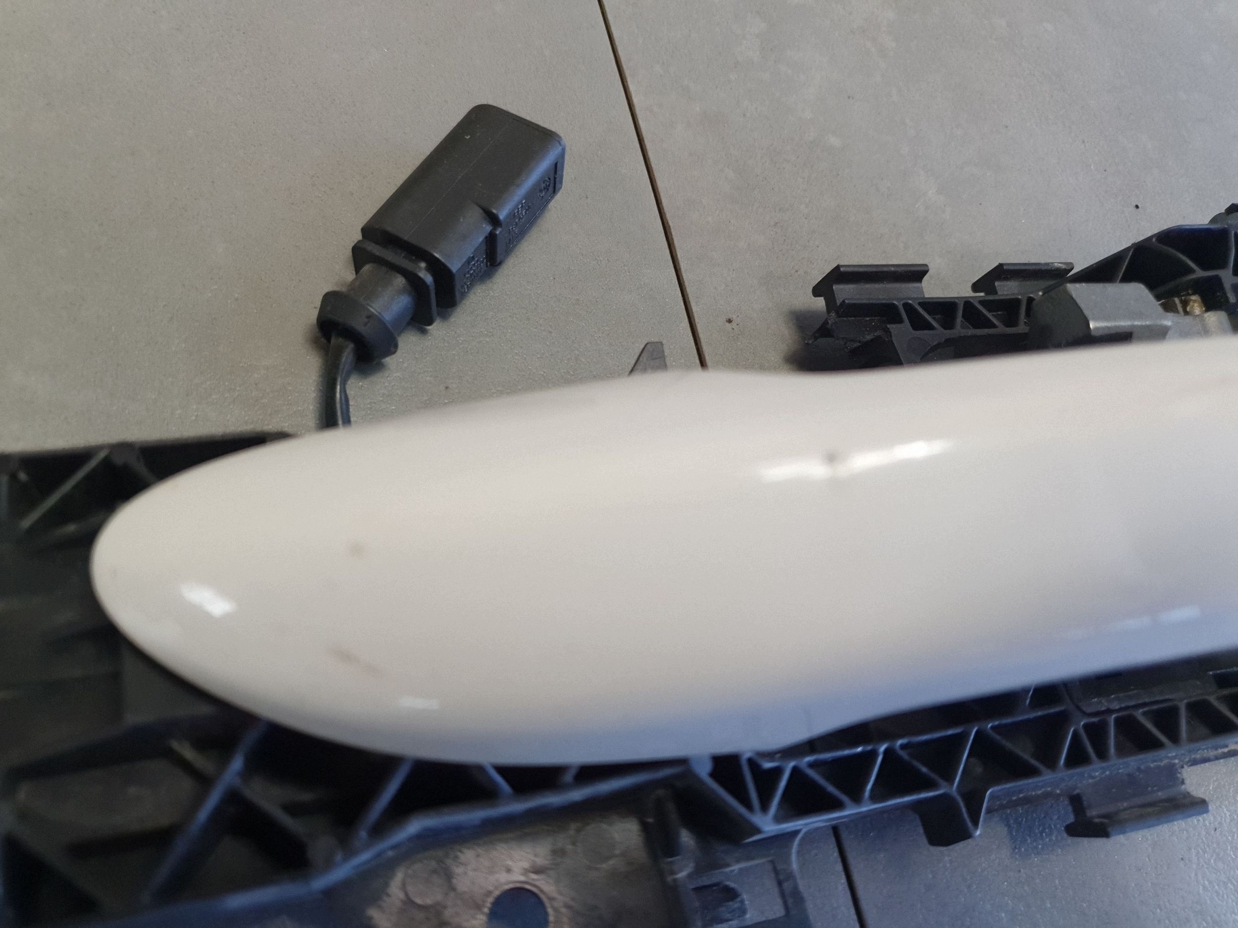 Volkswagen PASSAT CC handle exterior left rear 3C8839885 lb9a