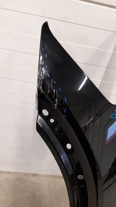 BŁOTNIK PRZEDNI LEWY AUDI E-TRON 4KE Strona zabudowy przód - lewa