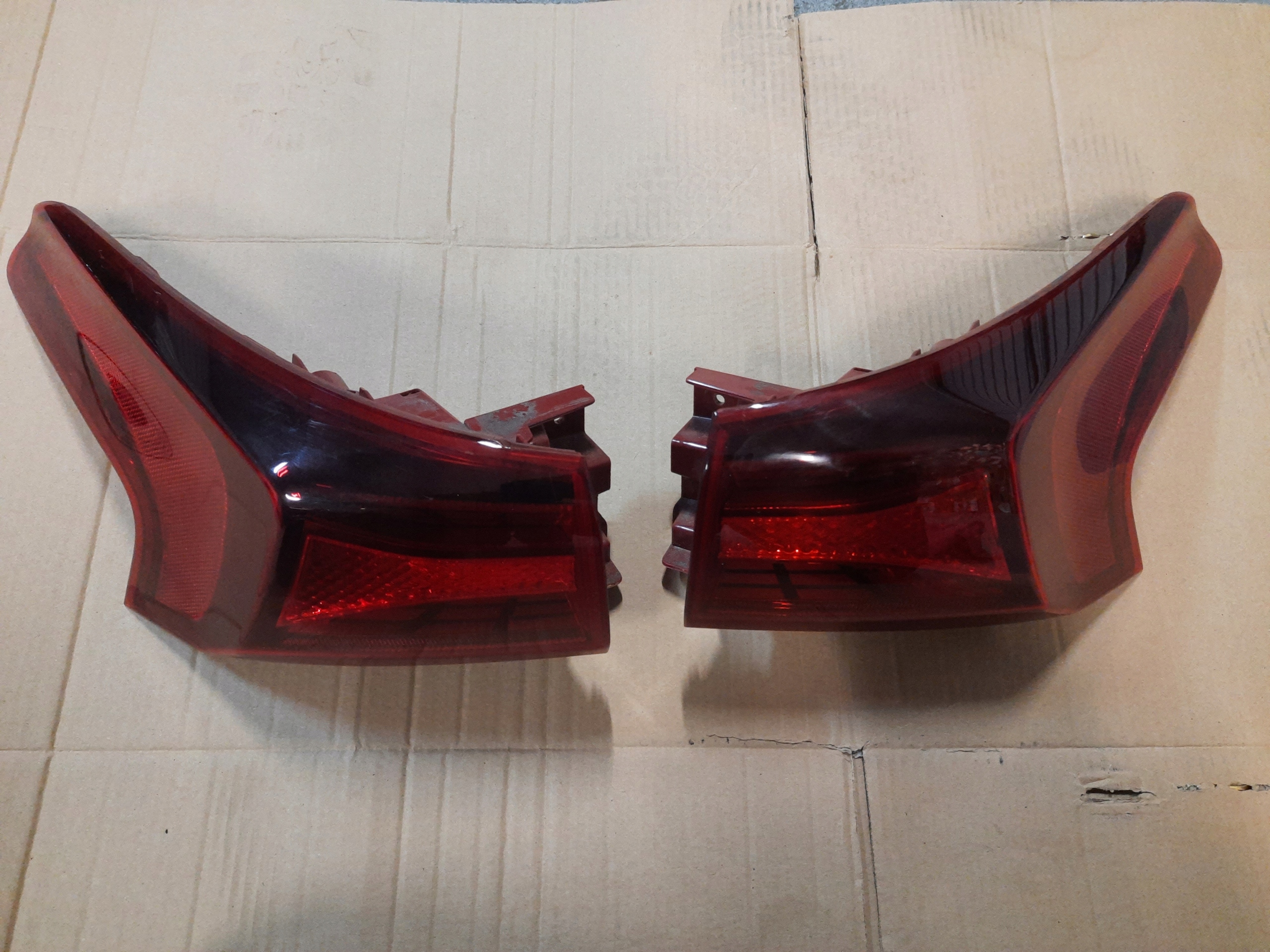 HYUNDAI SANTA ФЕ 4 IV 18-20r ФАРА ПРАВИЙ ЗАД. ПРАВА