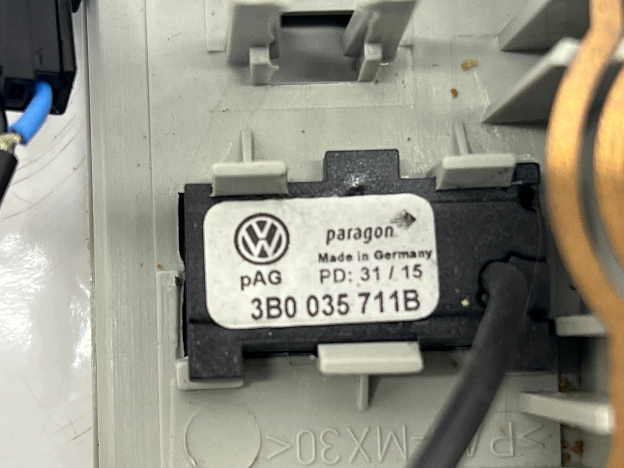 VW CADDY III LIFT 15-20R feu éclairage cabine de toit 3B0947105C