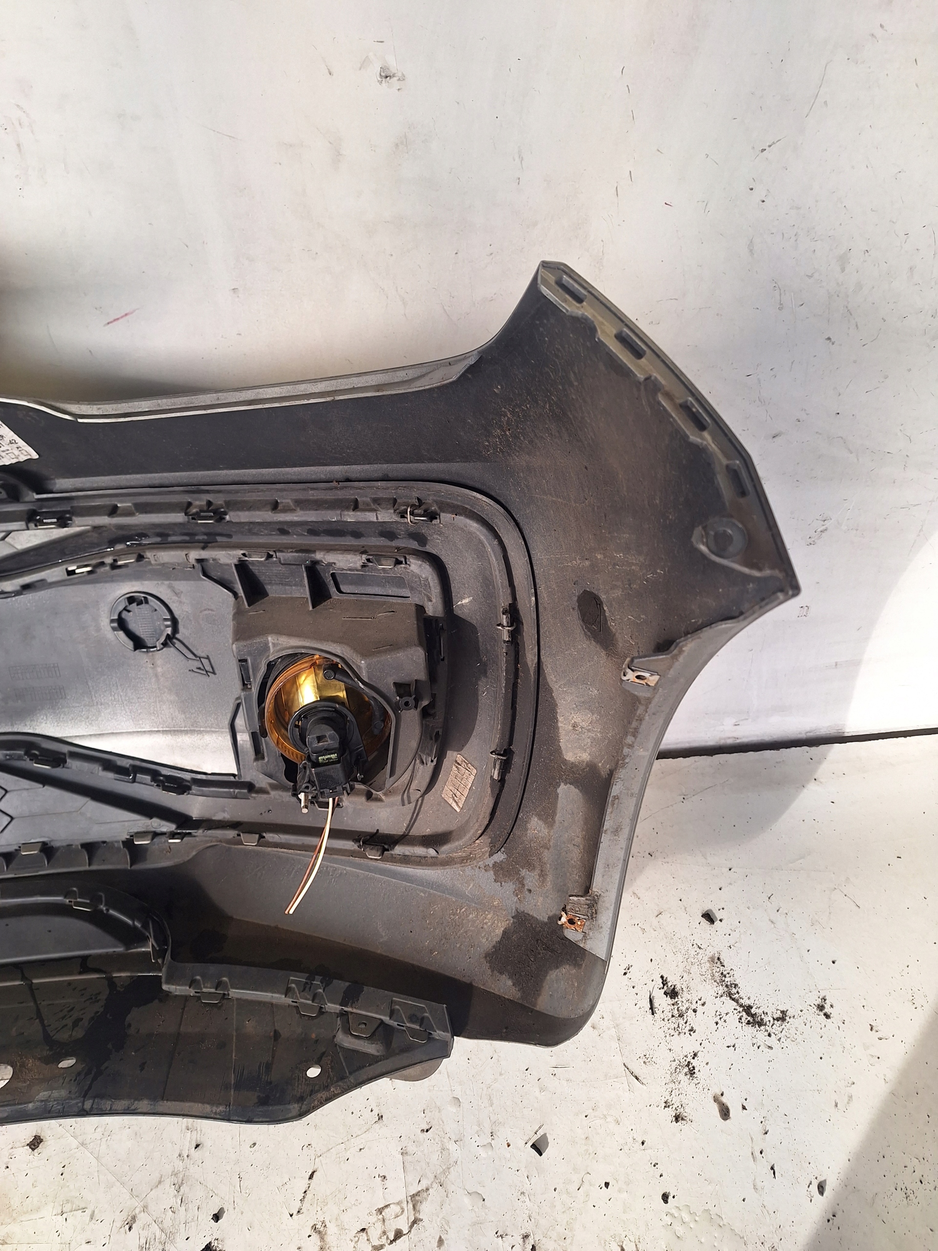 VOLKSWAGEN UP LIFT 16-22 Stoßstange