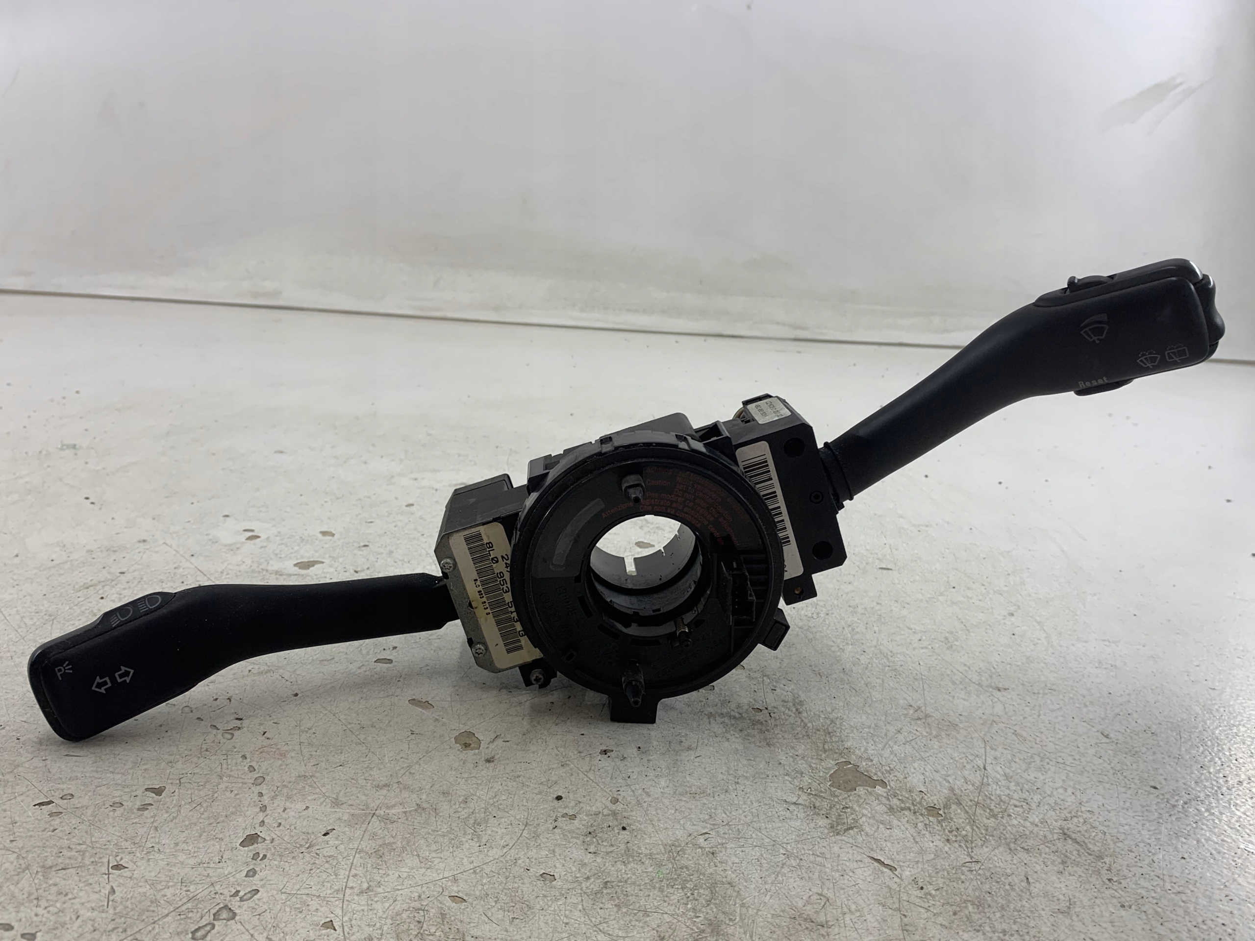 8L0953513G PRELACZNIK ZESPOLONY SKODA FABIA e