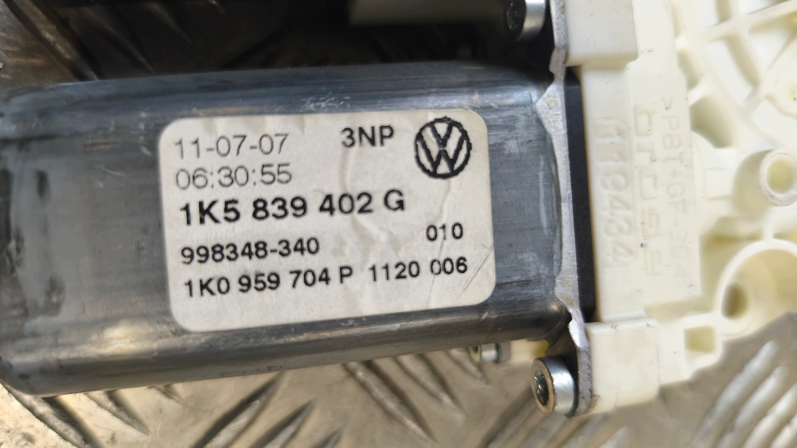 mini motor windows right rear part VW JETTA 2007r 1K5839402G