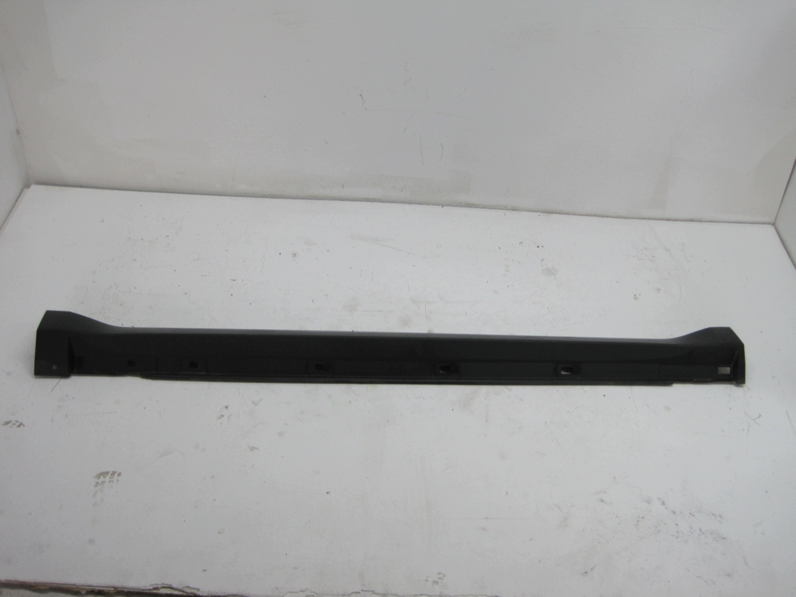 cap moulding threshold SUBARU FORESTER III left 12R