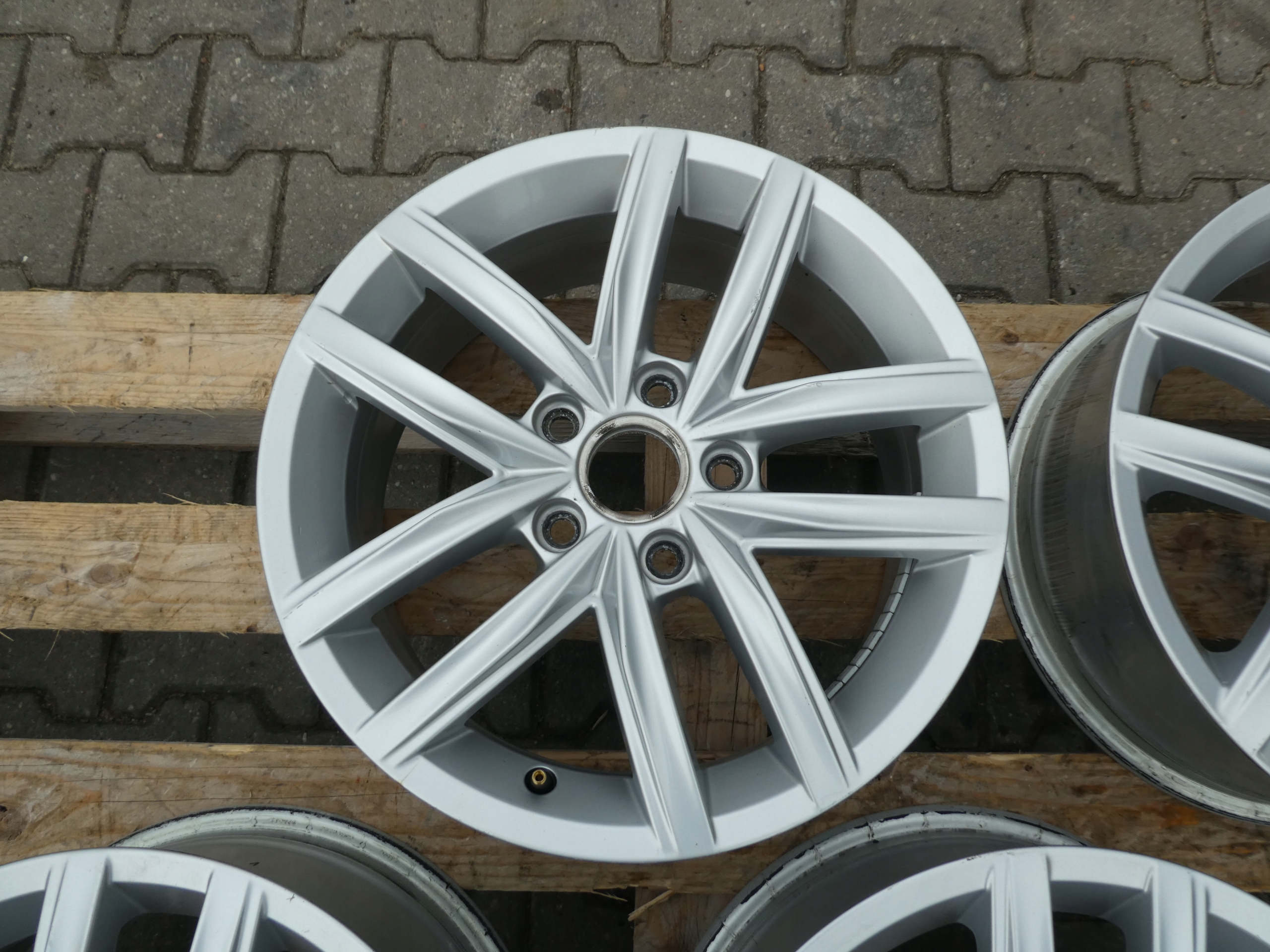 4X discs aluminium disc VW 5G0601025CS 16
