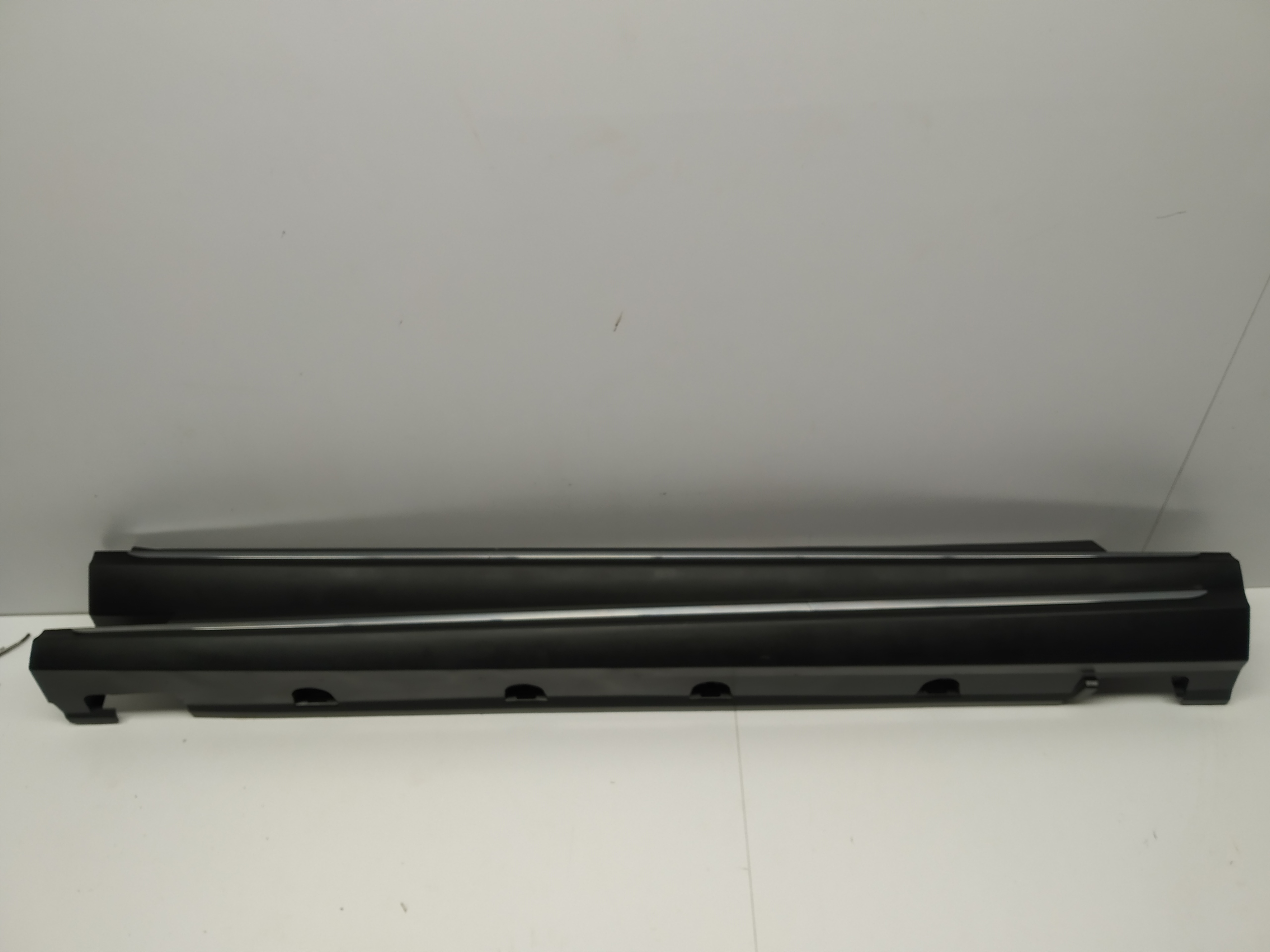 Mercedes ML W166 threshold left right moulding threshold A1666980354 A1666980054